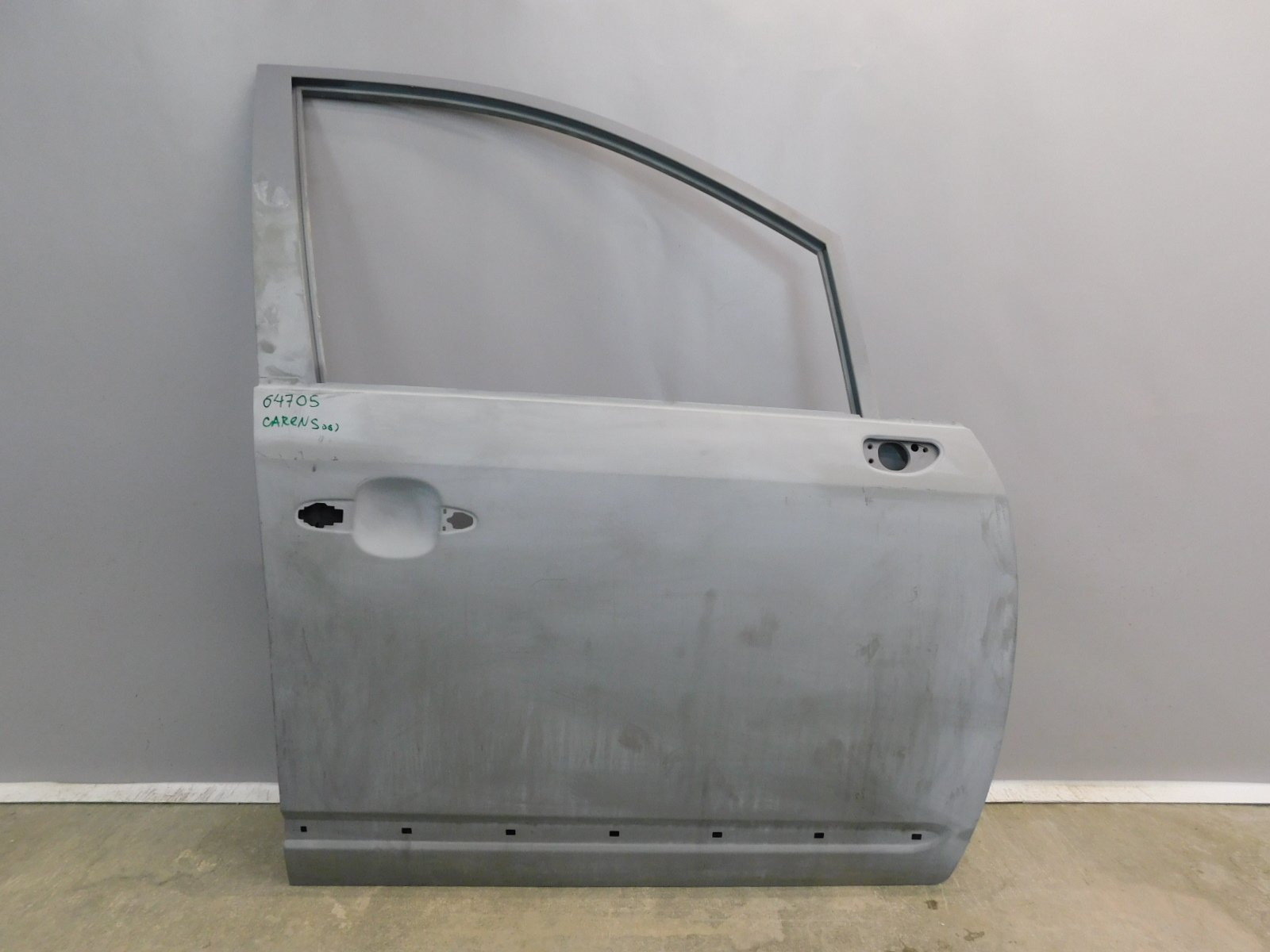 Дверь передняя правая Kia Carens 2006>