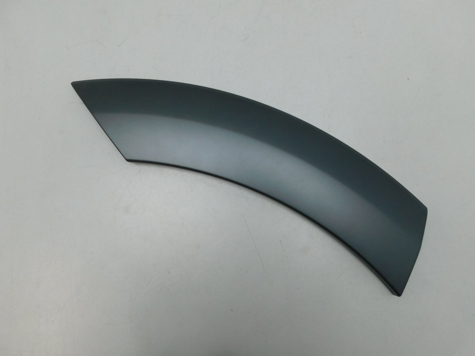 Накладка крыла заднего  правого Audi Q5 2008-2017