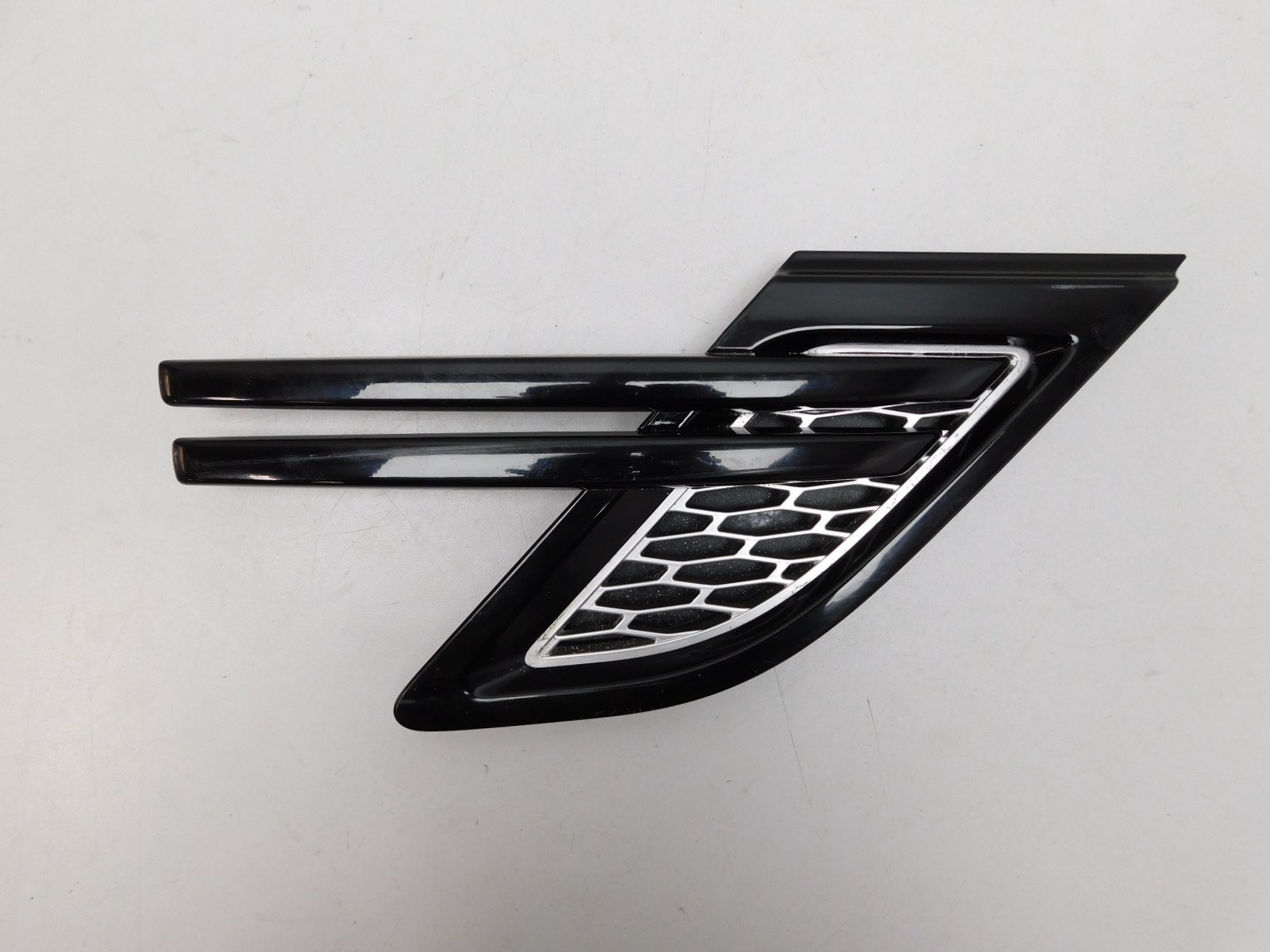 Накладка крыла переднего правого Land Rover Range Rover Sport 2013>