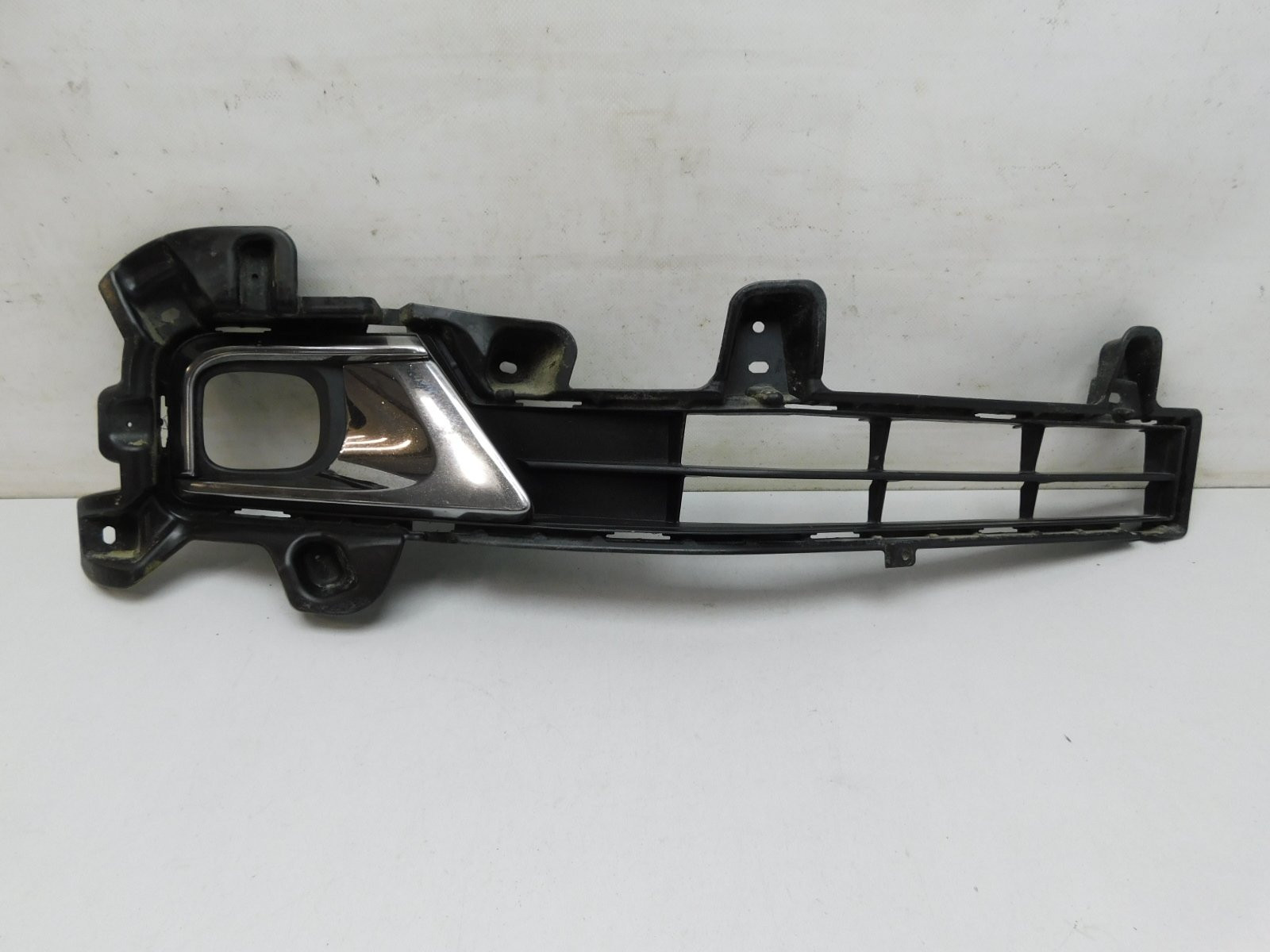 Решетка в бампер правая Toyota Land Cruiser (200) 2008>