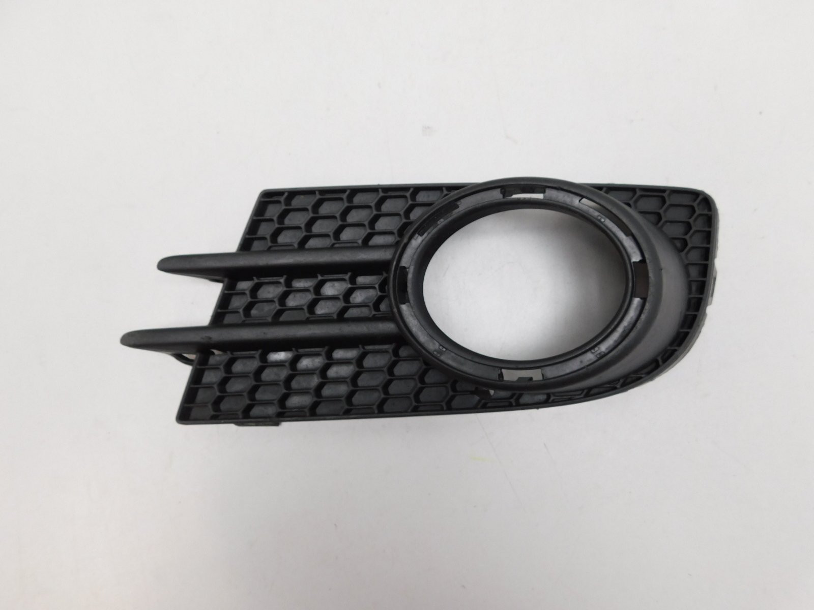 Решетка в бампер левая Volkswagen Tiguan 2007-2017