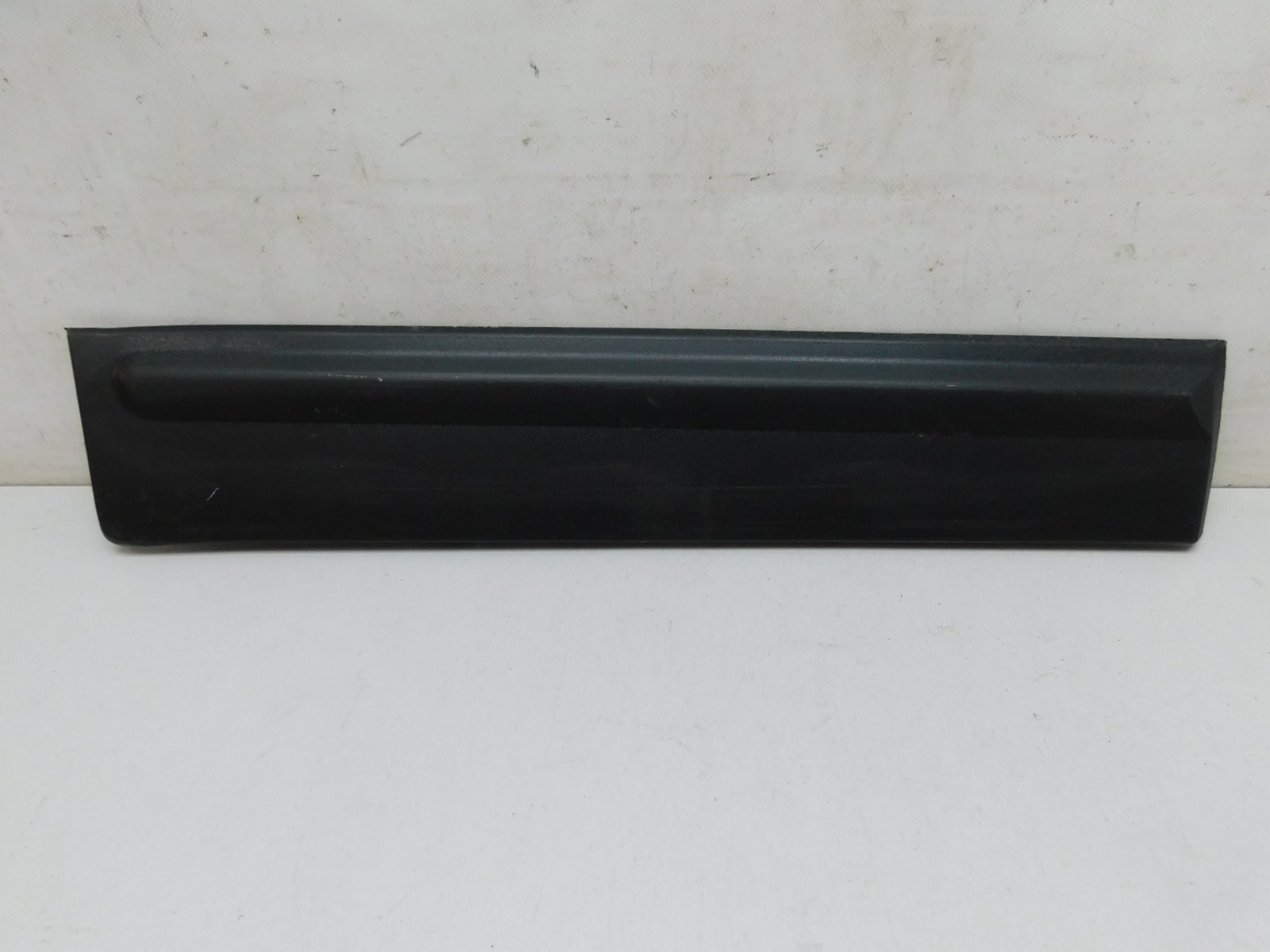 Накладка двери задней правой Kia Sorento 2009>