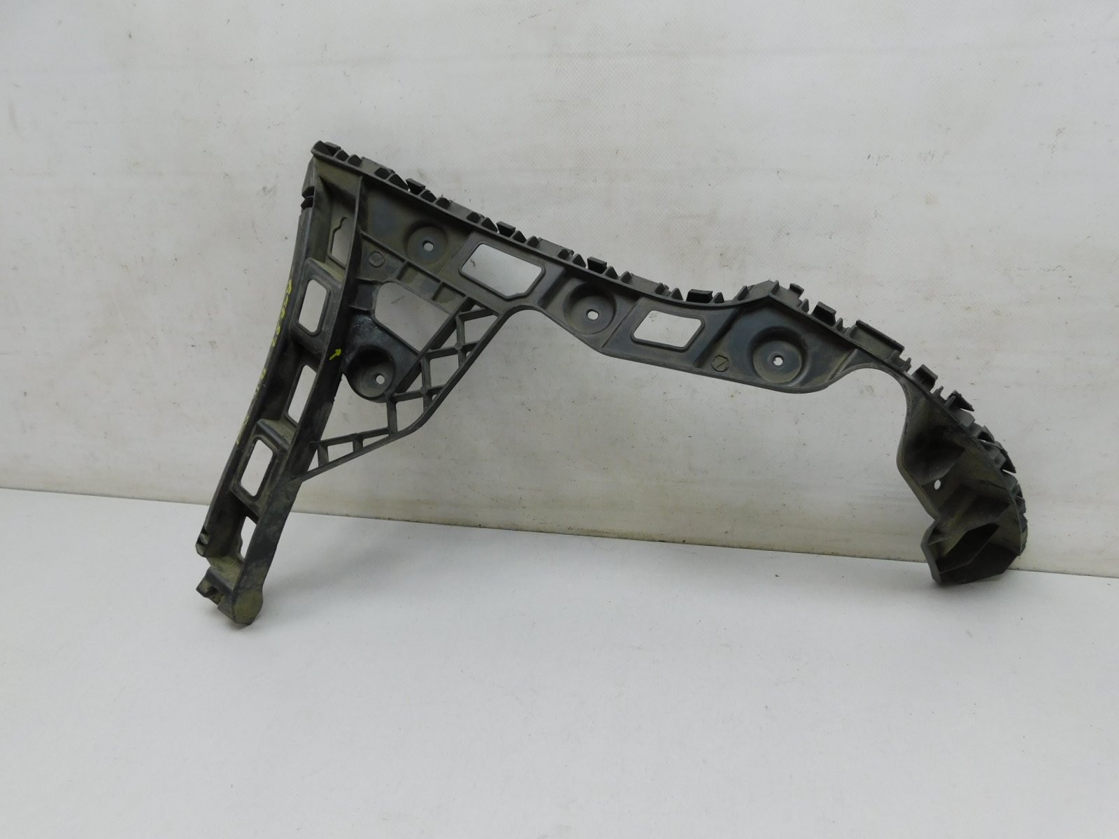 Направляющая заднего бампера Volkswagen Polo Sedan 2011-2020