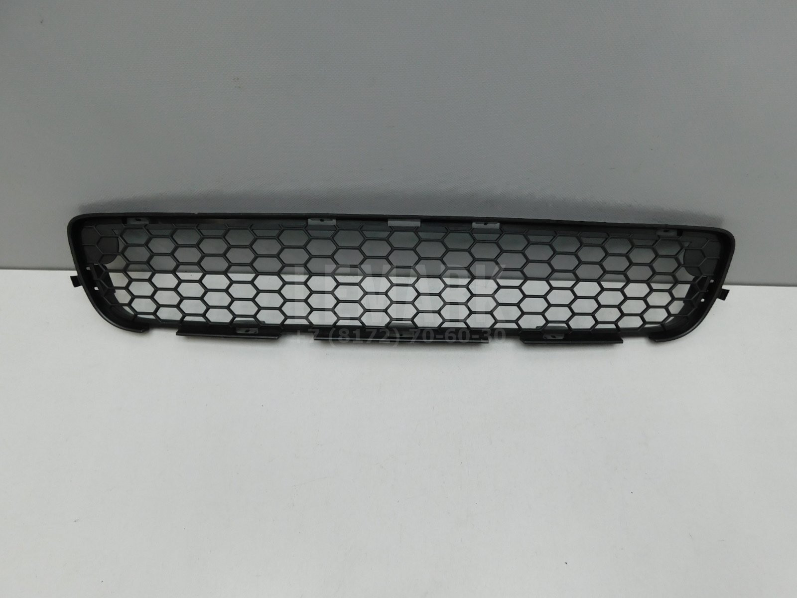 Решетка в бампер центральная Volvo S80 2006-2016 30678421