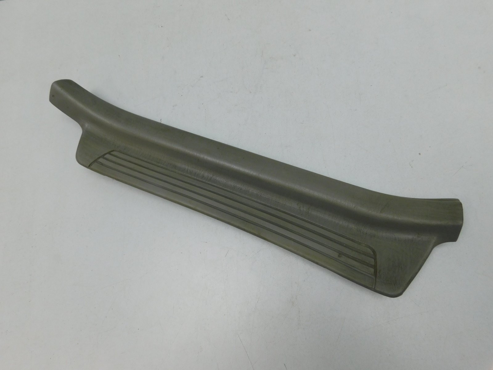 Накладка на порог Toyota Land Cruiser (100) 1998-2007