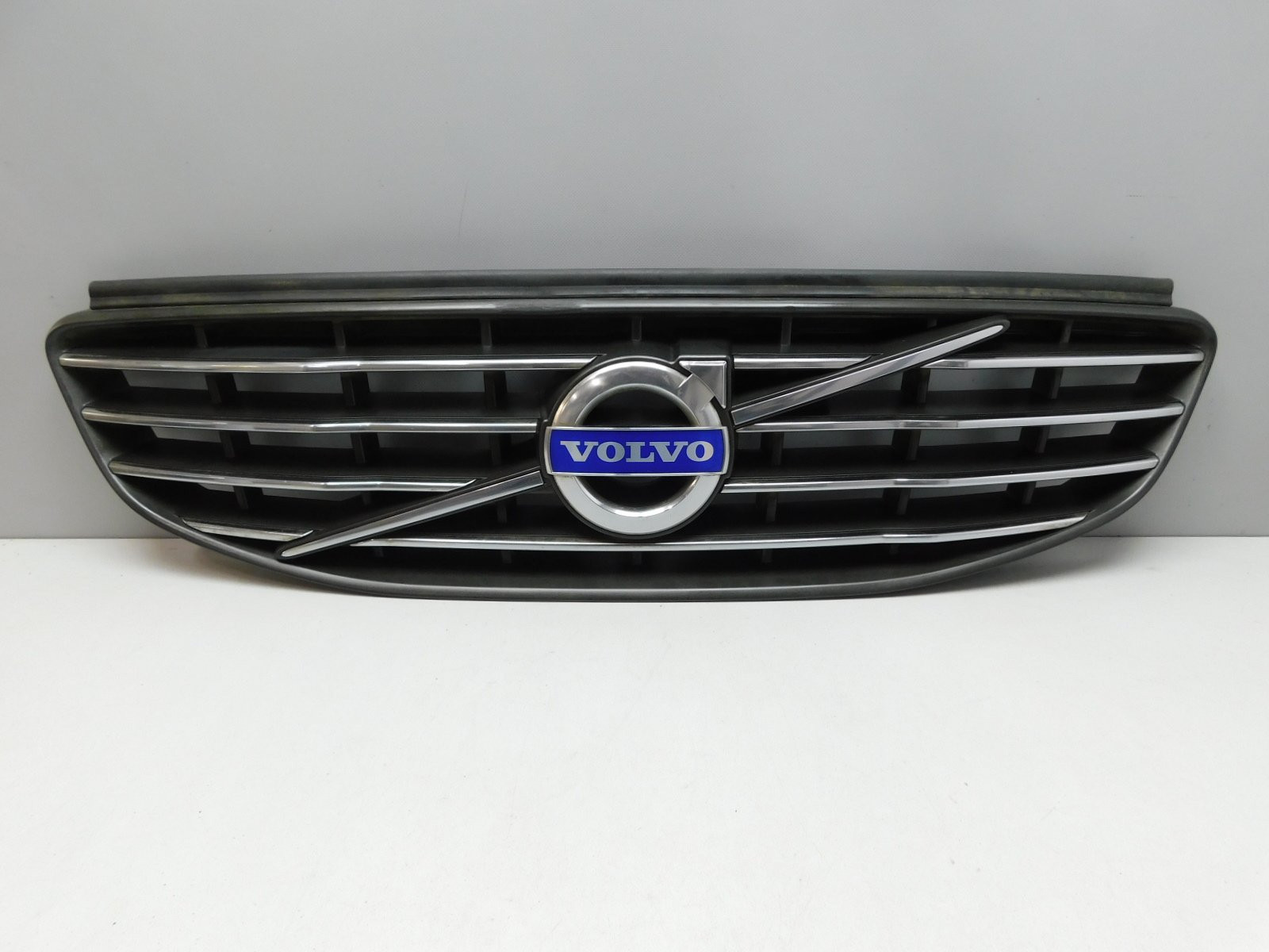 Решетка радиатора Volvo XC60 2008-2017