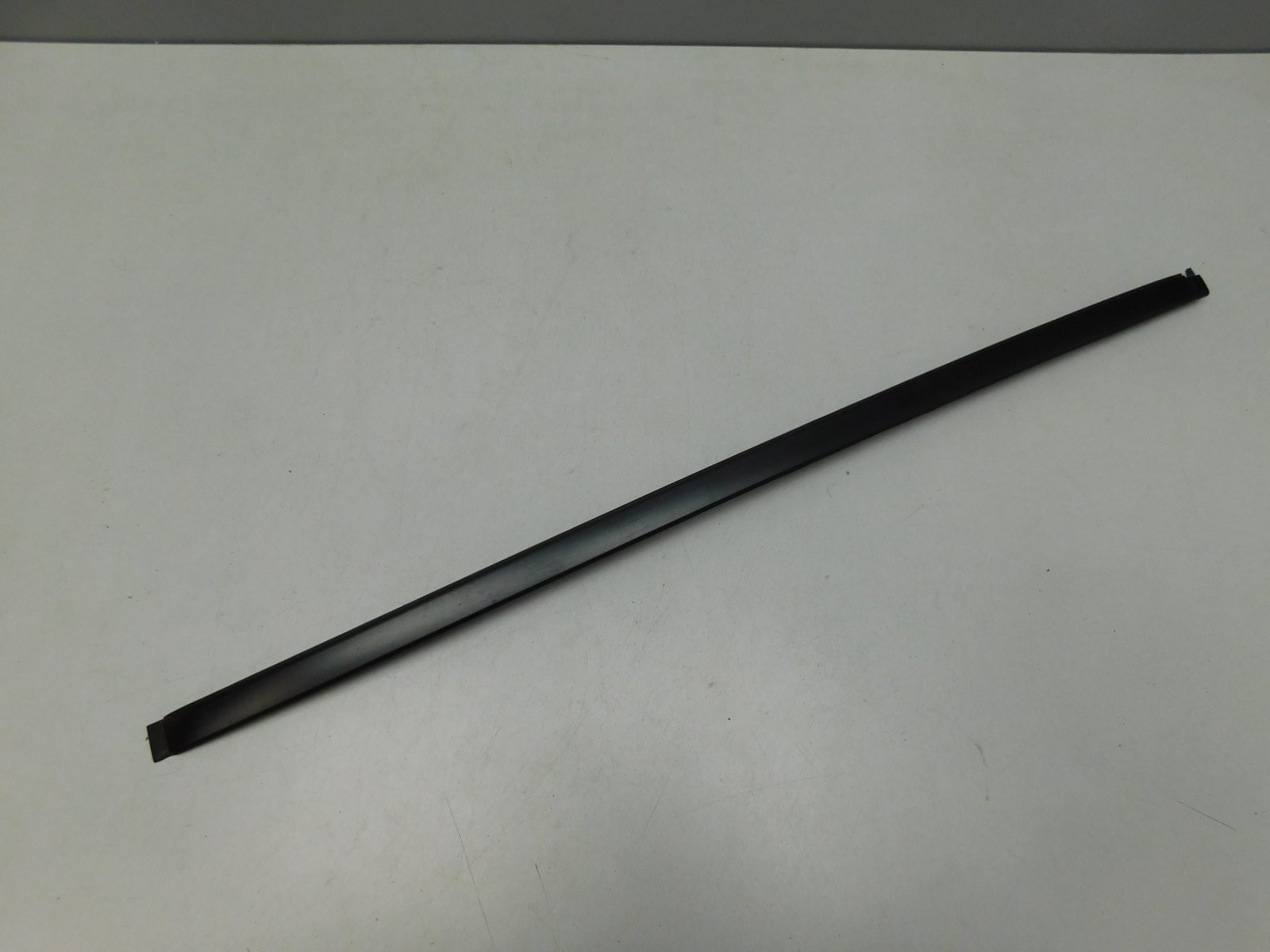 Молдинг лобового стекла Toyota Land Cruiser (150)/Prado 2009>