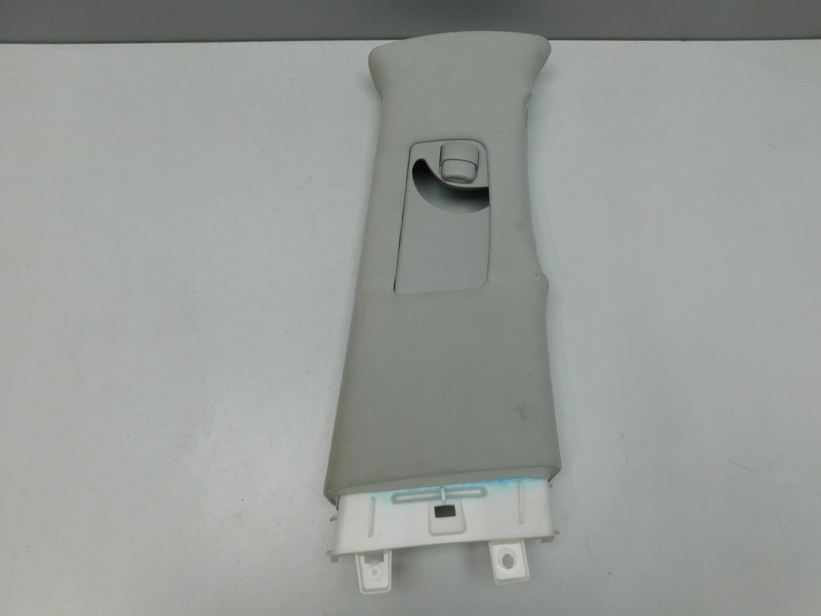 Обшивка средней стойки Toyota Land Cruiser (200) 2008>