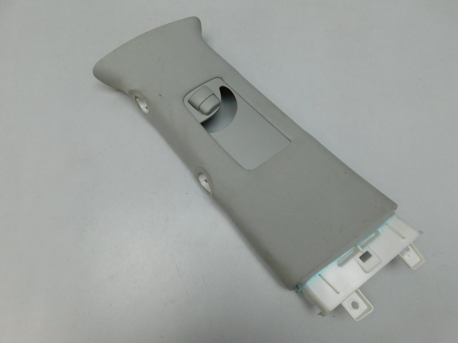 Обшивка средней стойки Toyota Land Cruiser (200) 2008>