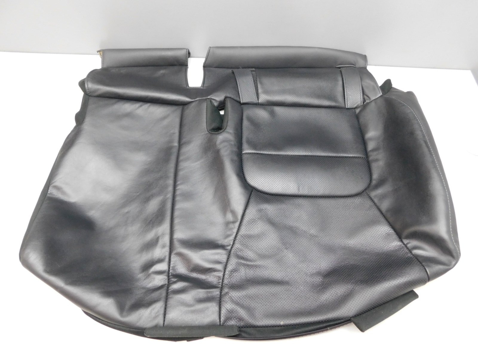 Обшивка сиденья Toyota Land Cruiser (200) 2008>