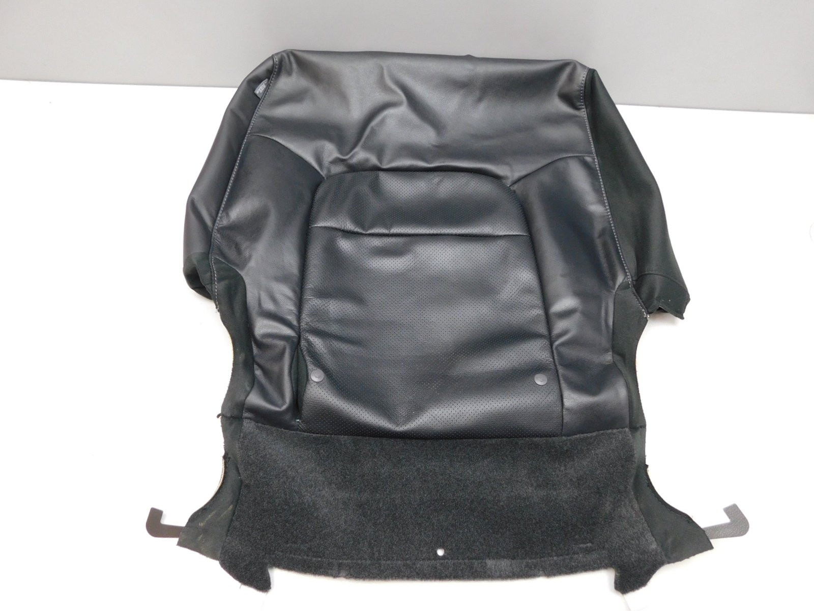 Обшивка сиденья Toyota Land Cruiser (200) 2008>