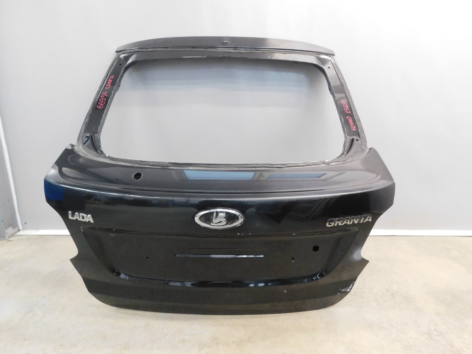 Дверь багажника VAZ Lada Granta 2011>