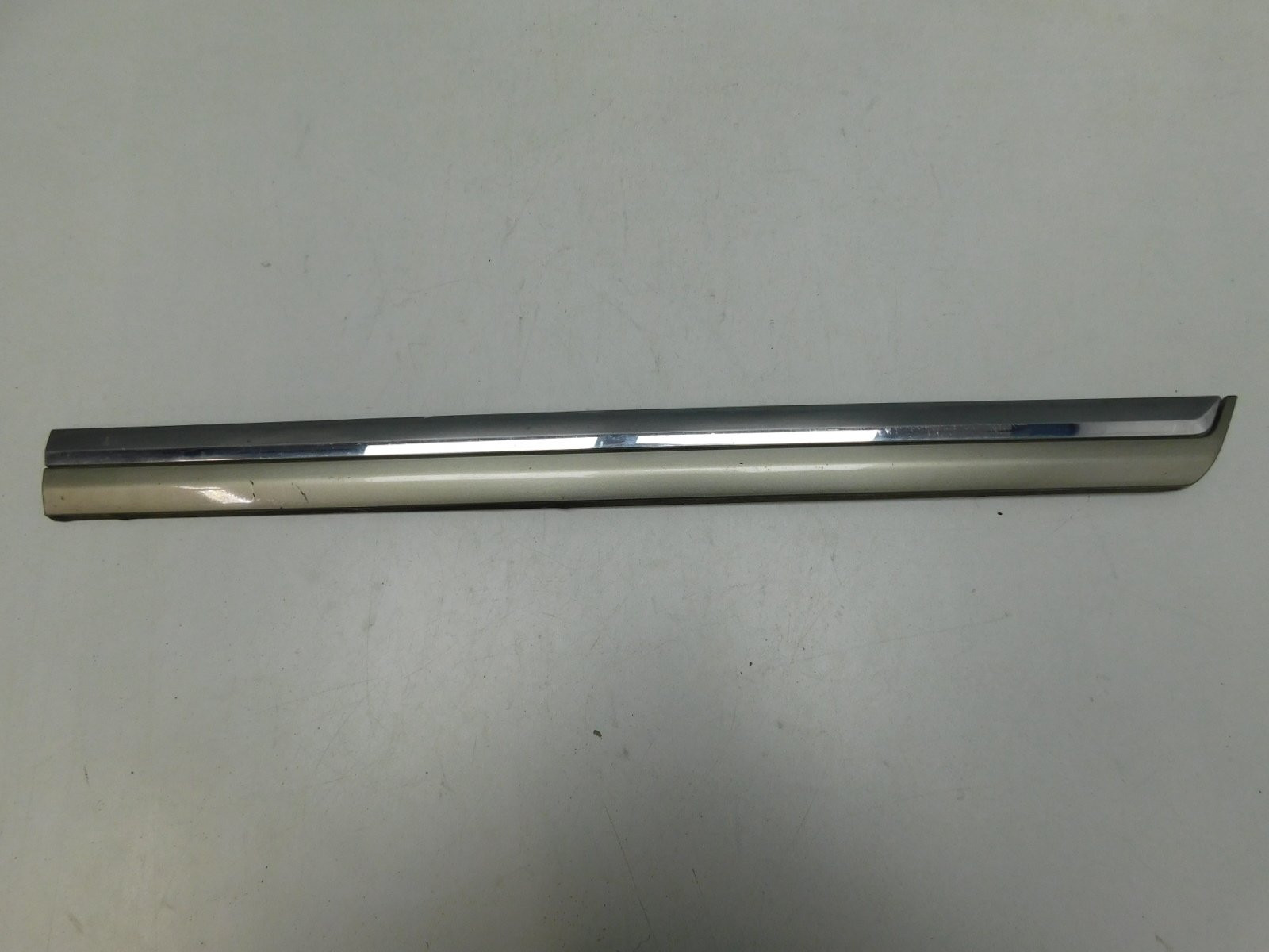 Молдинг двери задней левой Volkswagen Passat B7 2011-2015