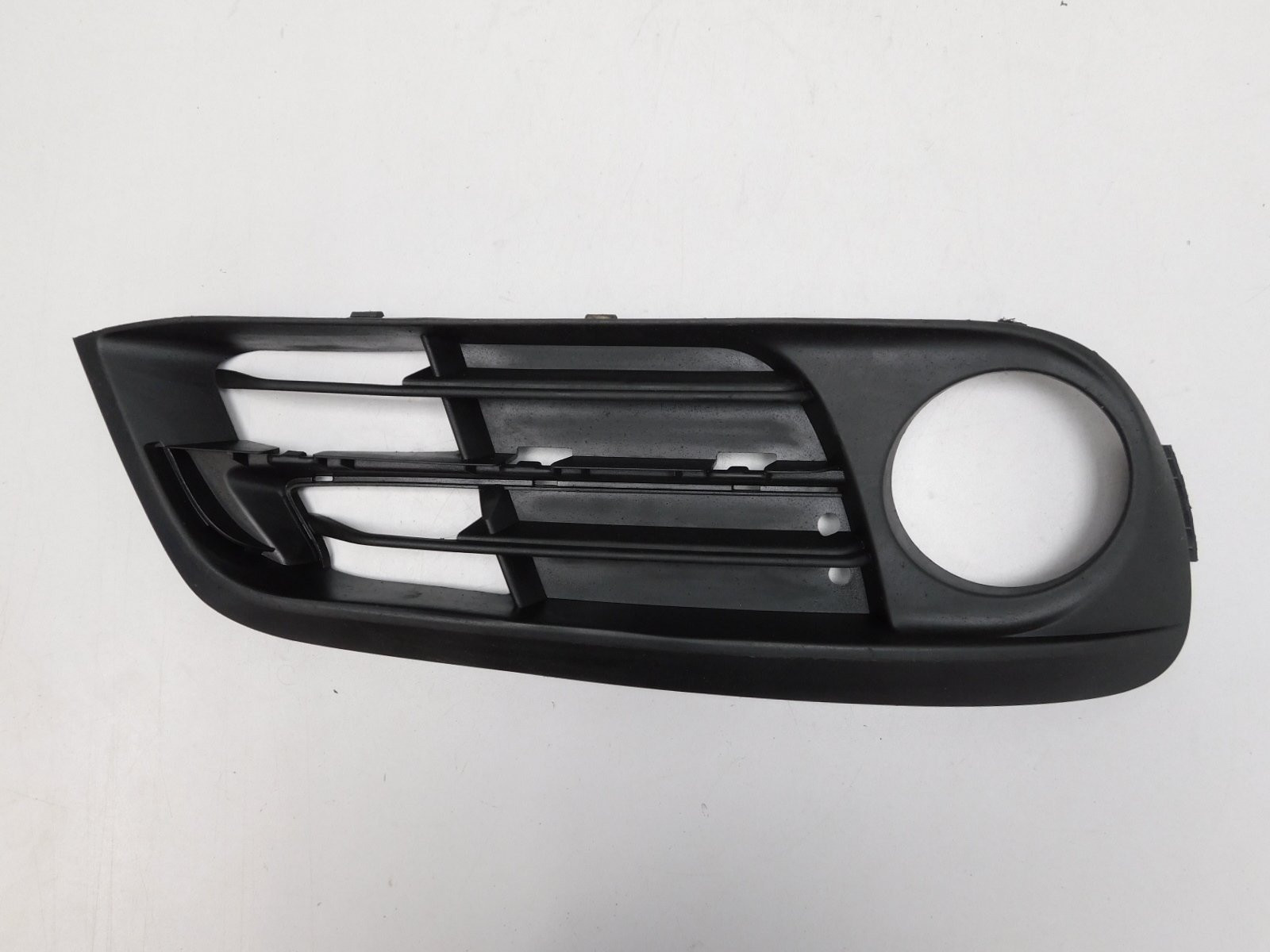 Решетка в бампер правая BMW 5-серия F10/F11 2009>