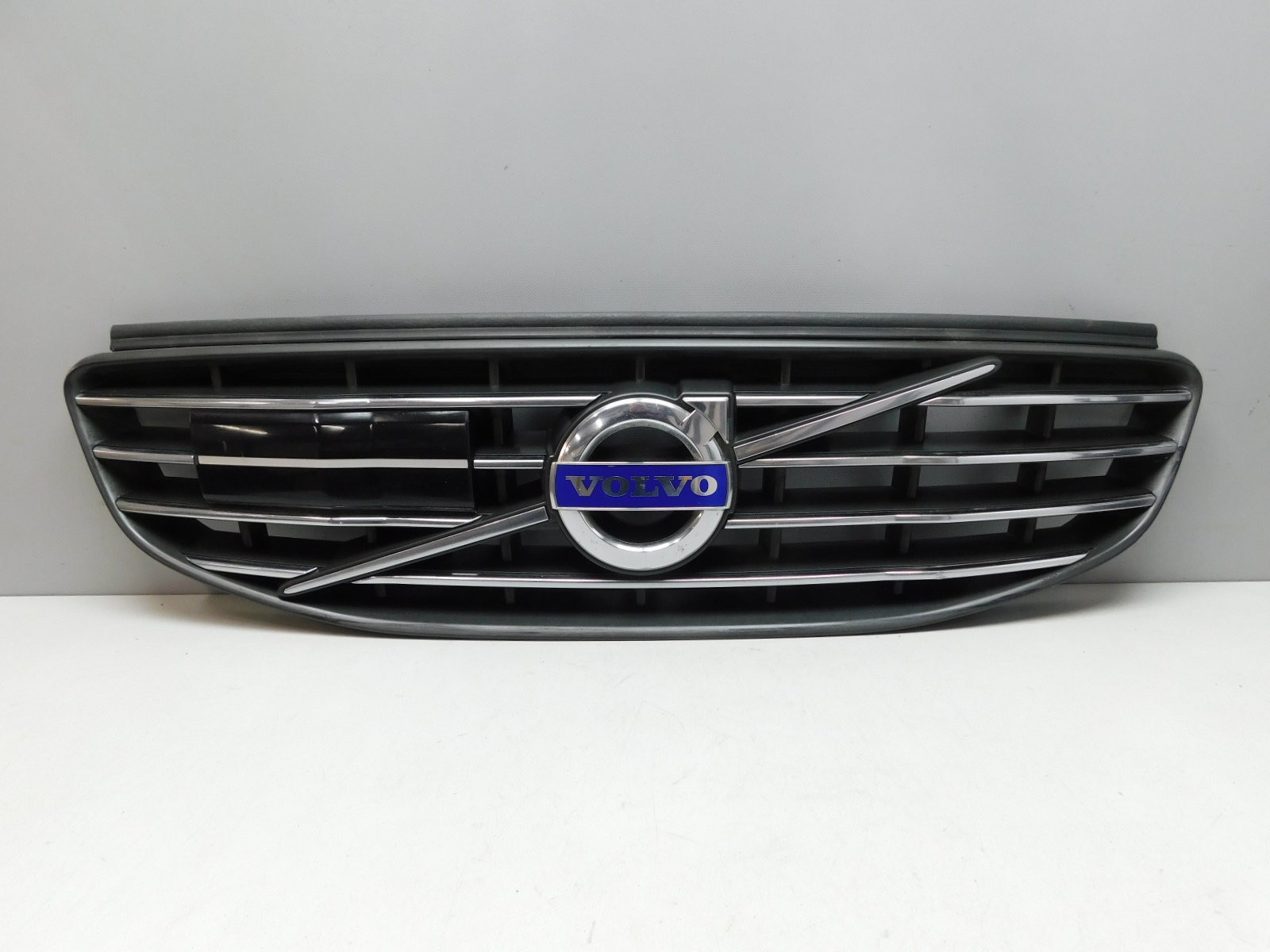 Решетка радиатора Volvo XC60 2008-2017