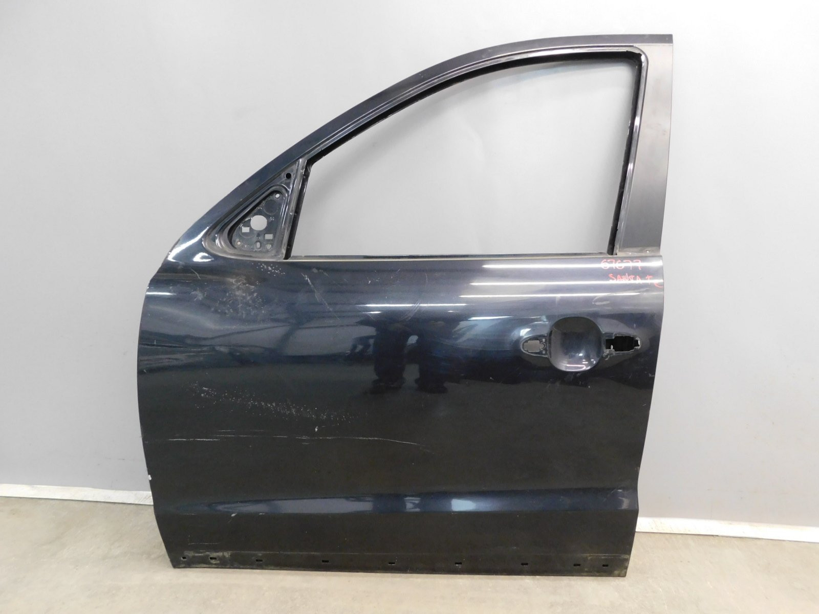 Дверь передняя левая Hyundai Santa Fe 2006-2012