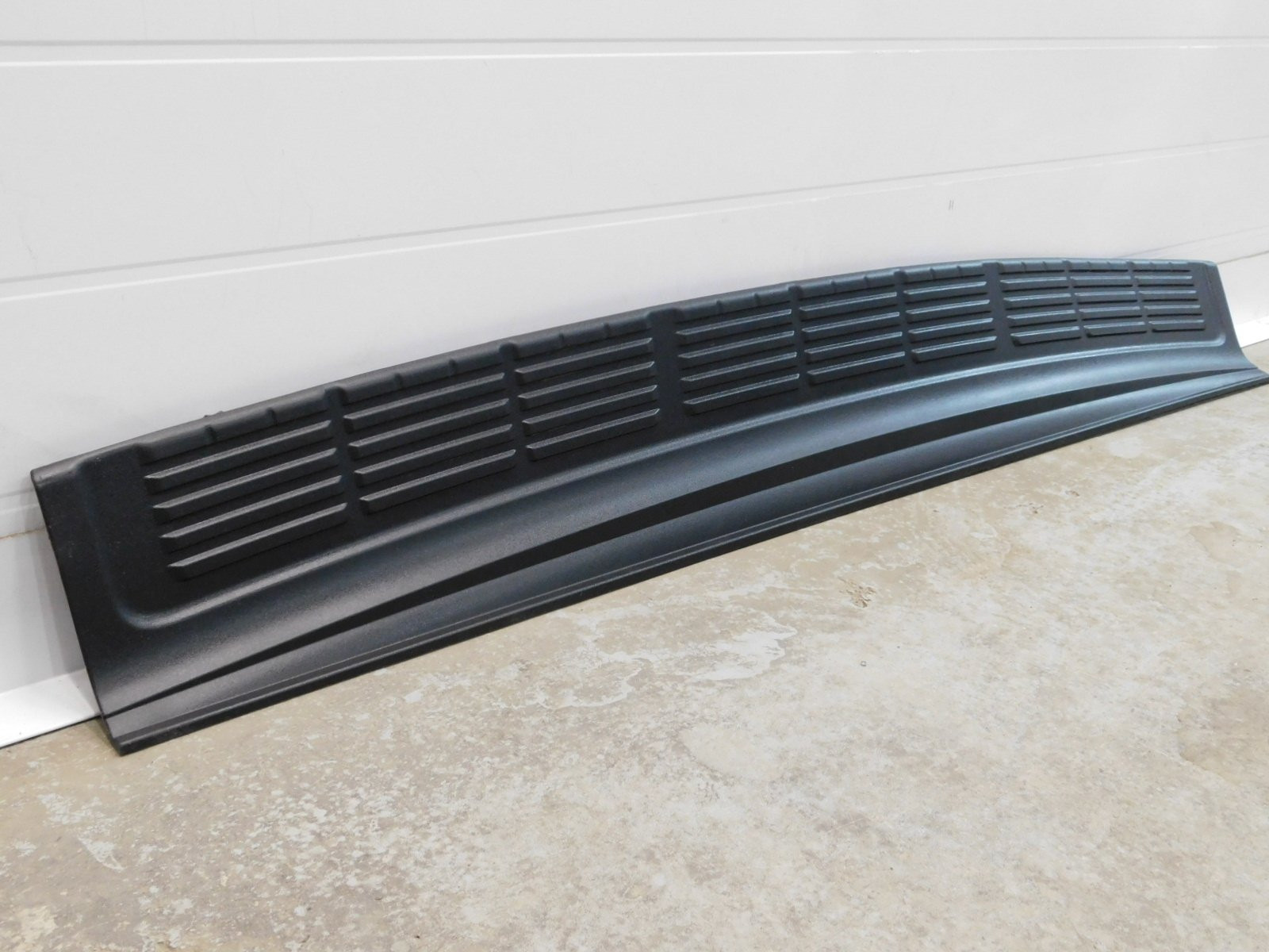 Накладка заднего бампера Toyota Land Cruiser (200) 2008>