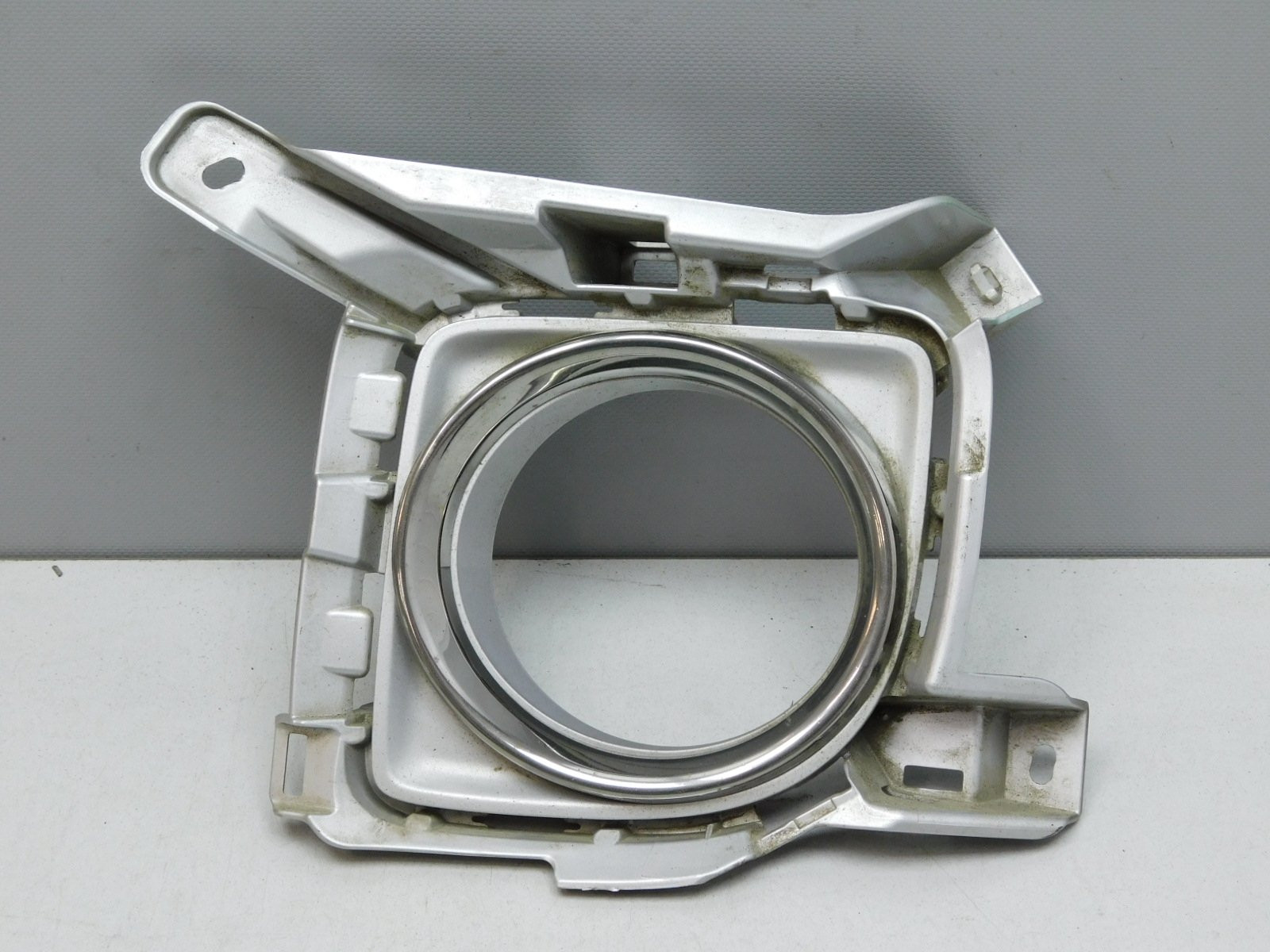 Решетка в бампер левая Toyota Land Cruiser (200) 2008>