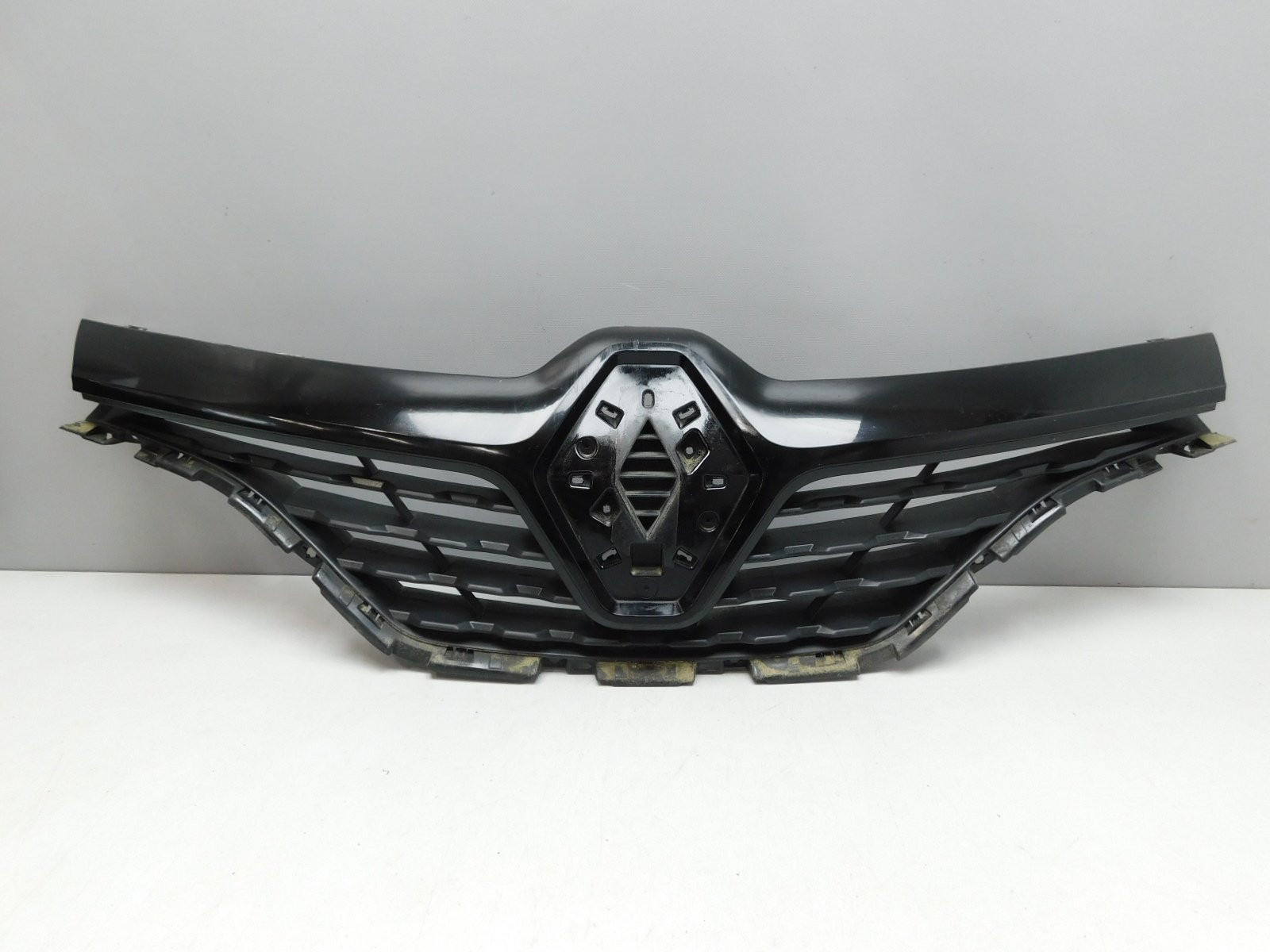 Решетка радиатора Renault Kaptur 2016>