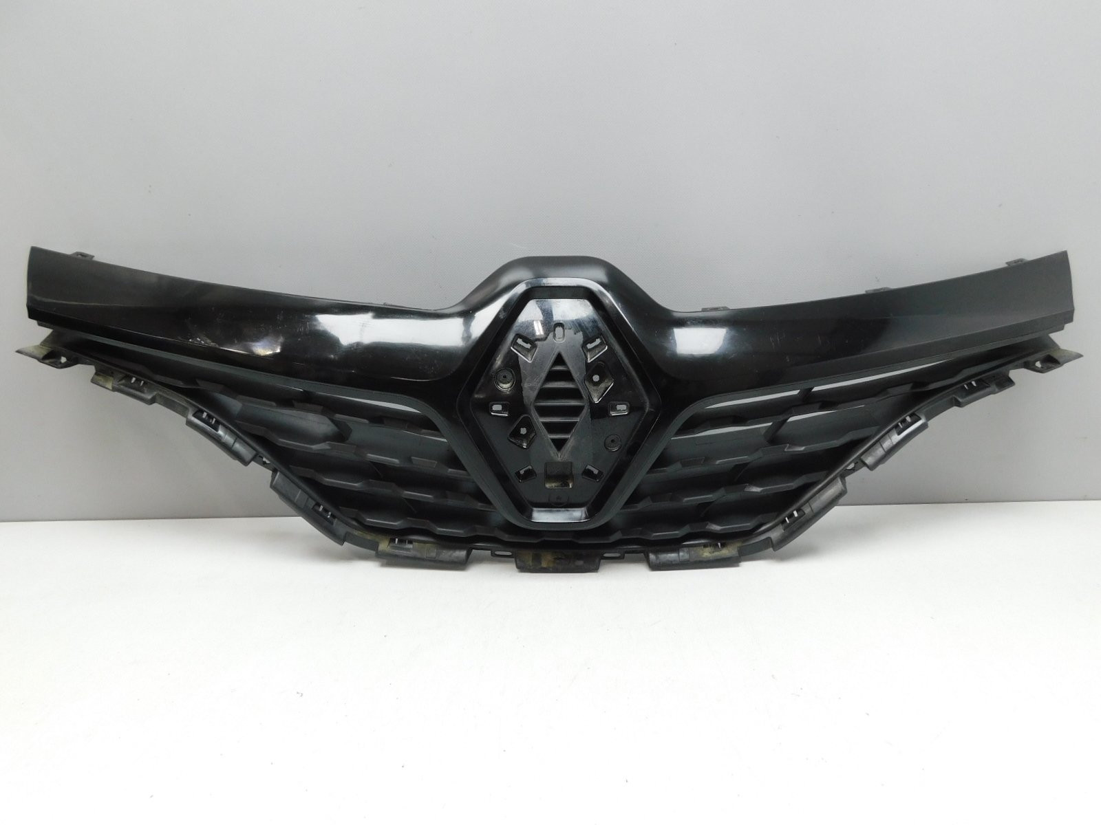 Решетка радиатора Renault Kaptur 2016>