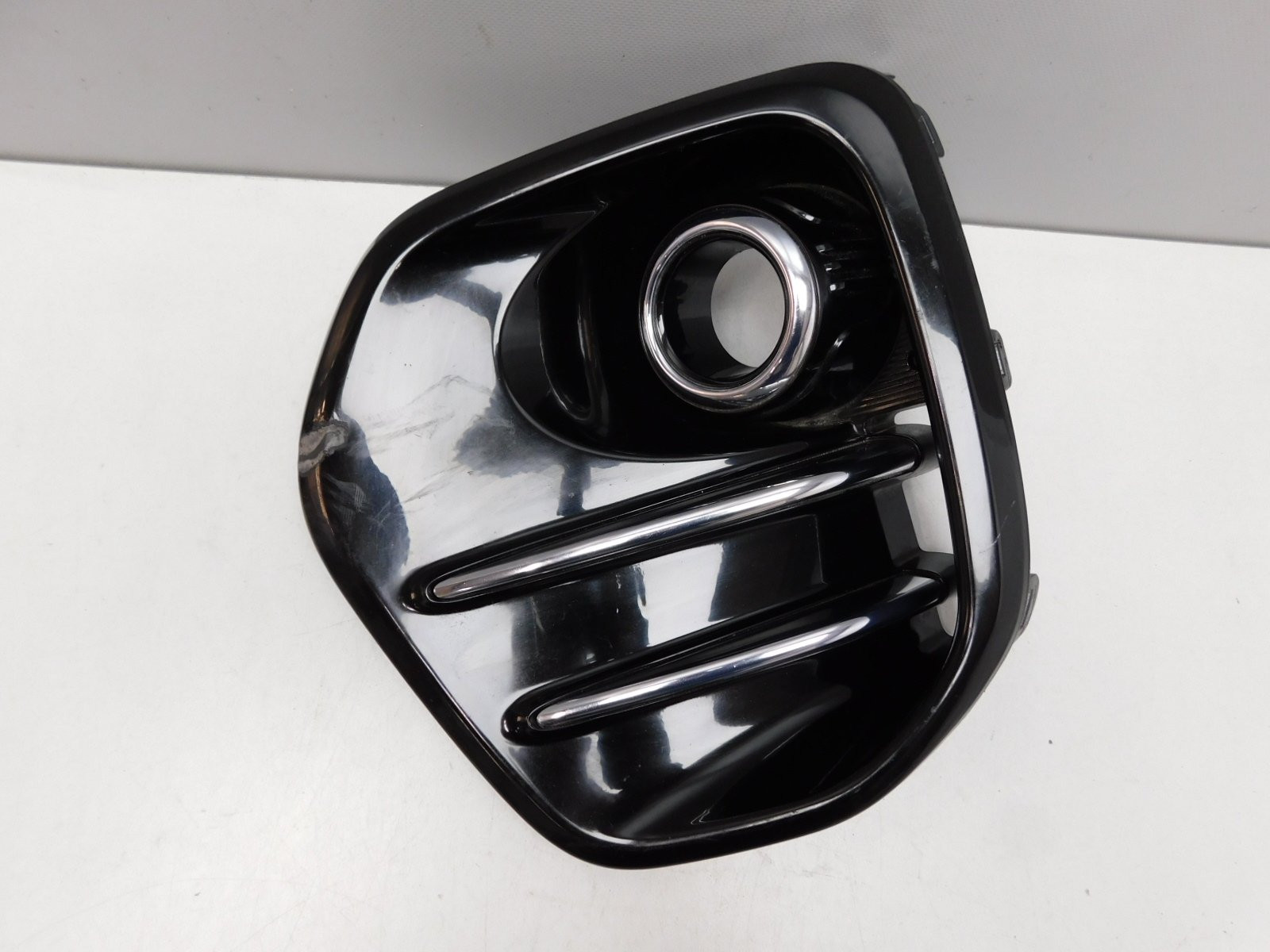 Решетка в бампер левая Kia Sportage 2015>