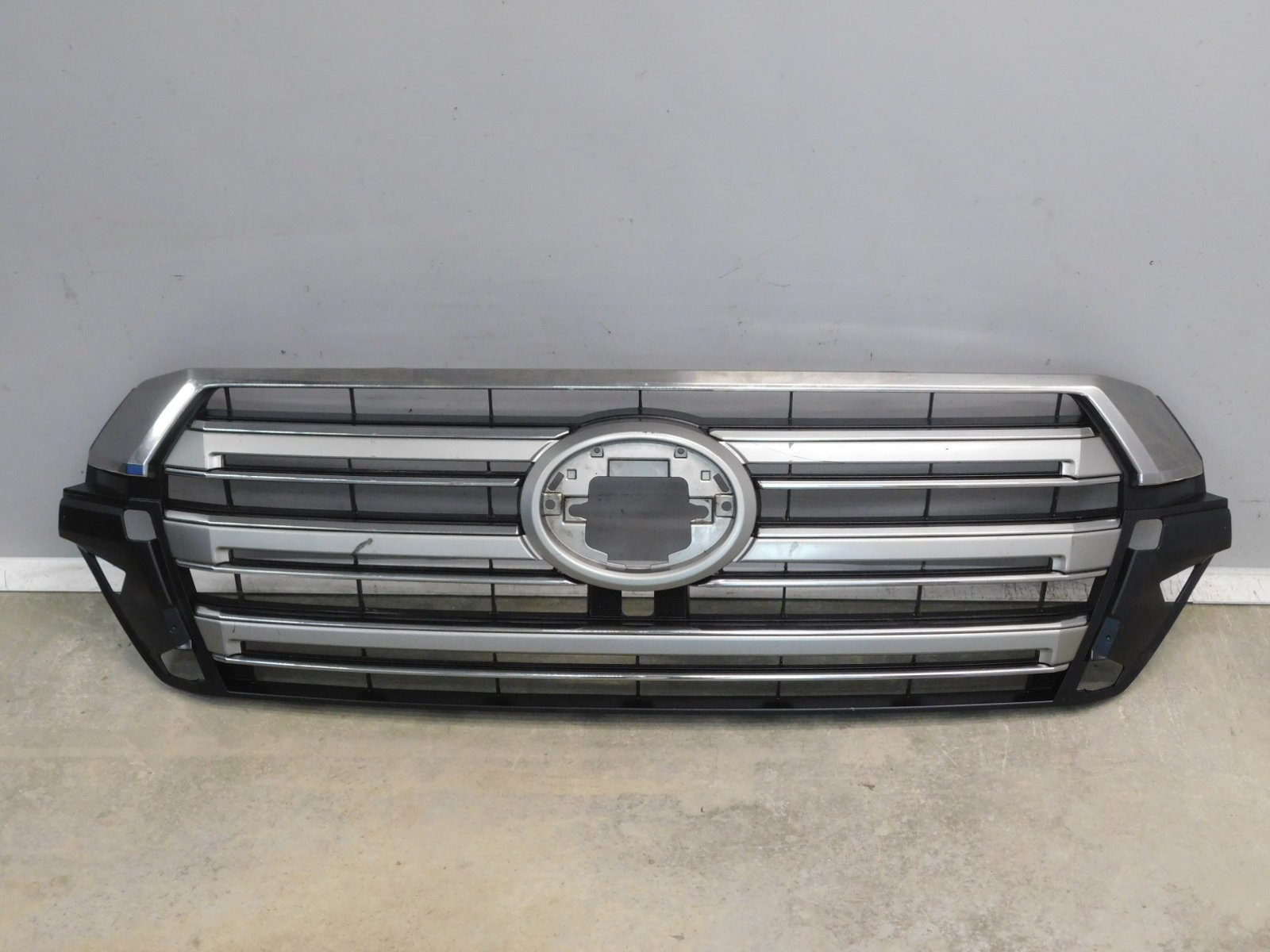 Решетка радиатора Toyota Land Cruiser (200) 2008>