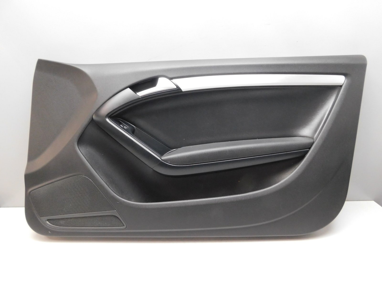 Обшивка двери передней правой Audi A5/S5 2007-2016