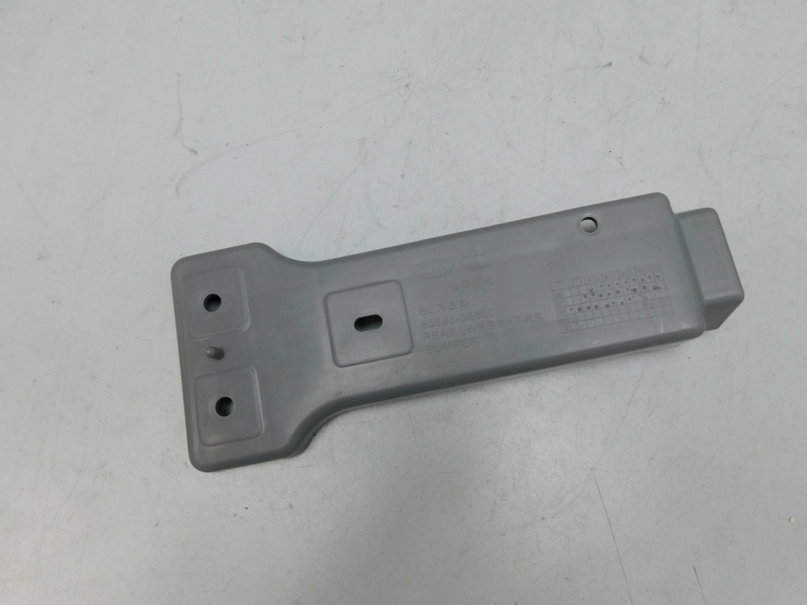 Кронштейн заднего бампера Kia Sorento 2003>