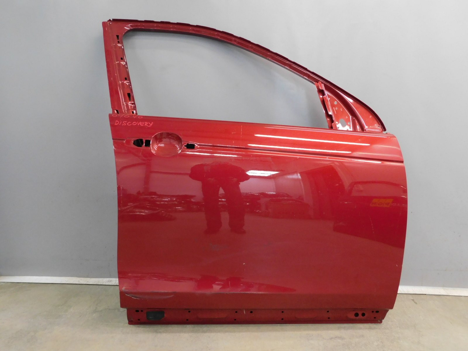 Дверь передняя правая Land Rover Discovery Sport 2014>