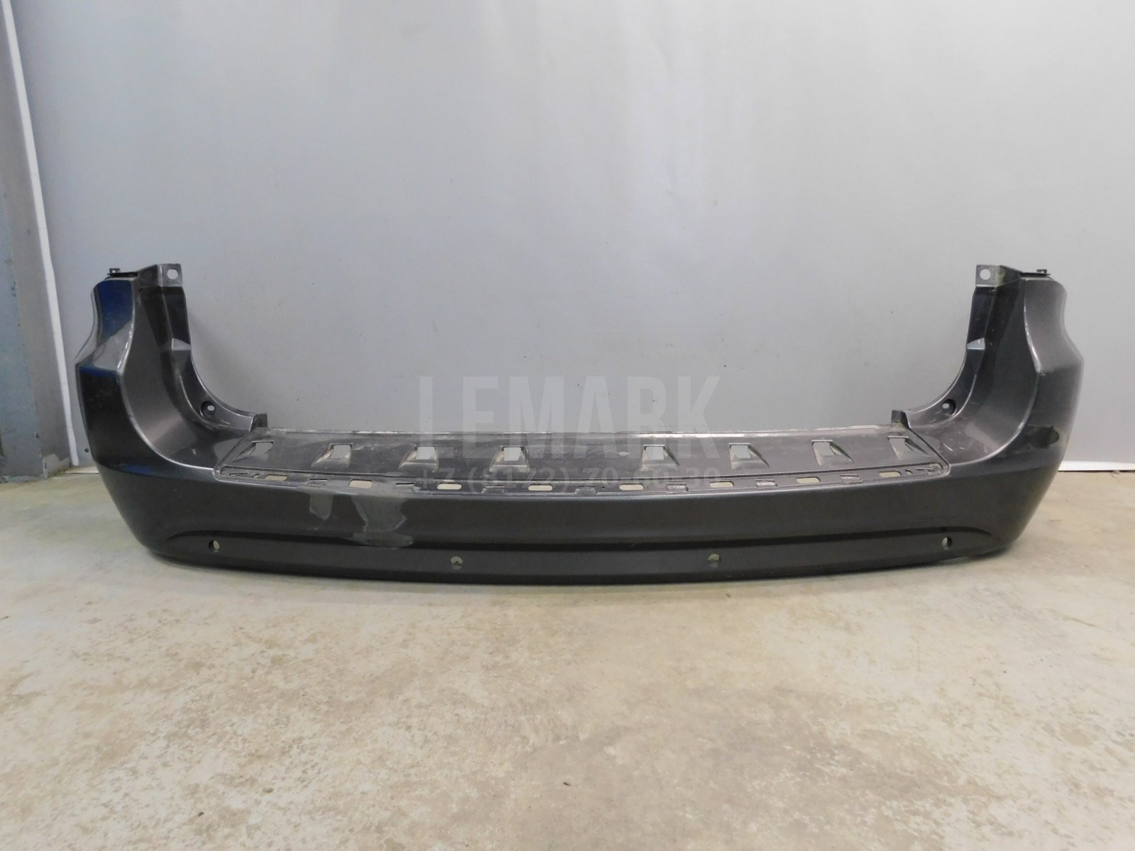 Бампер задний Dodge Grand Caravan IV 652694E60130D