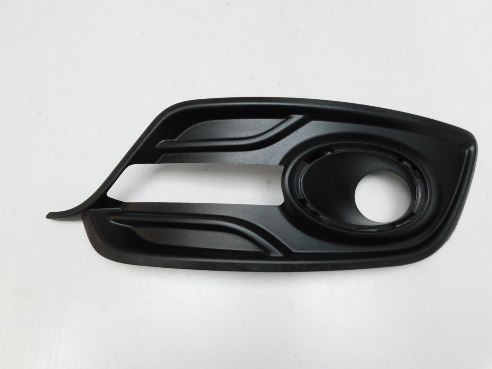 Решетка в бампер левая Renault Megane III 2009-2016