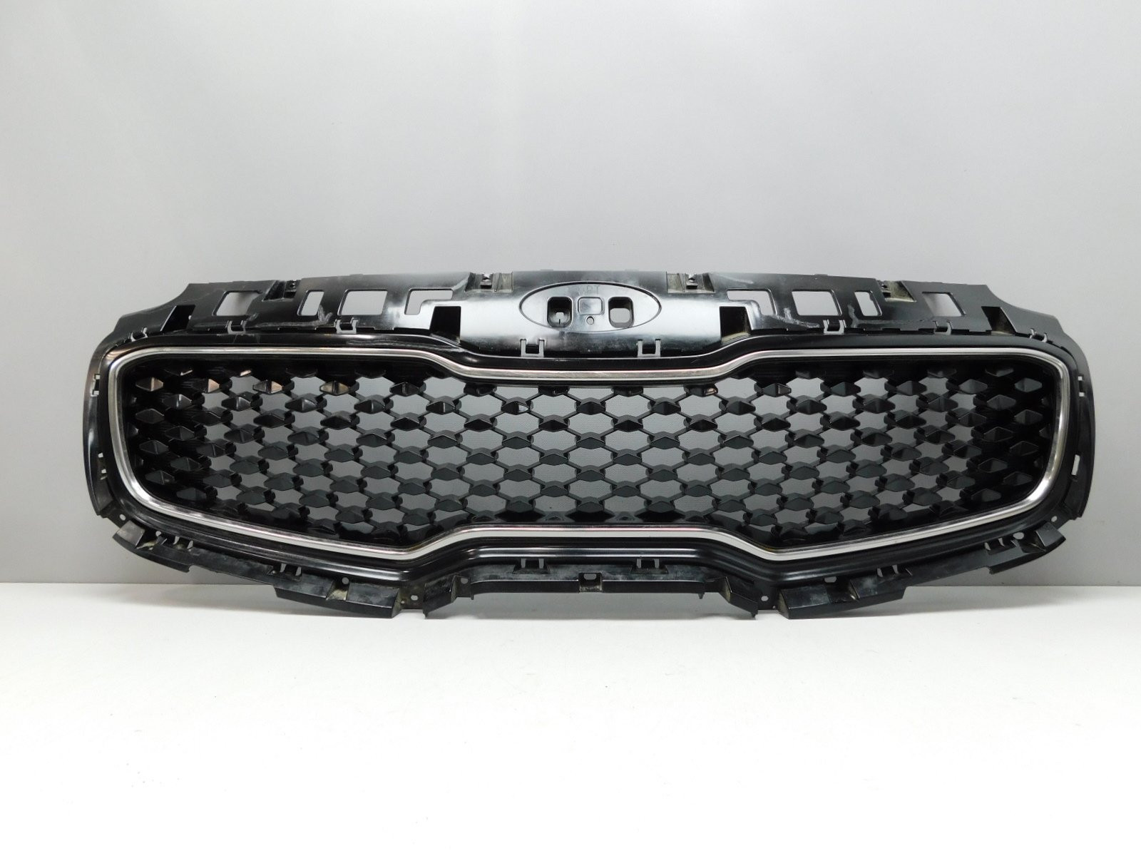 Решетка радиатора Kia Sportage 2015>