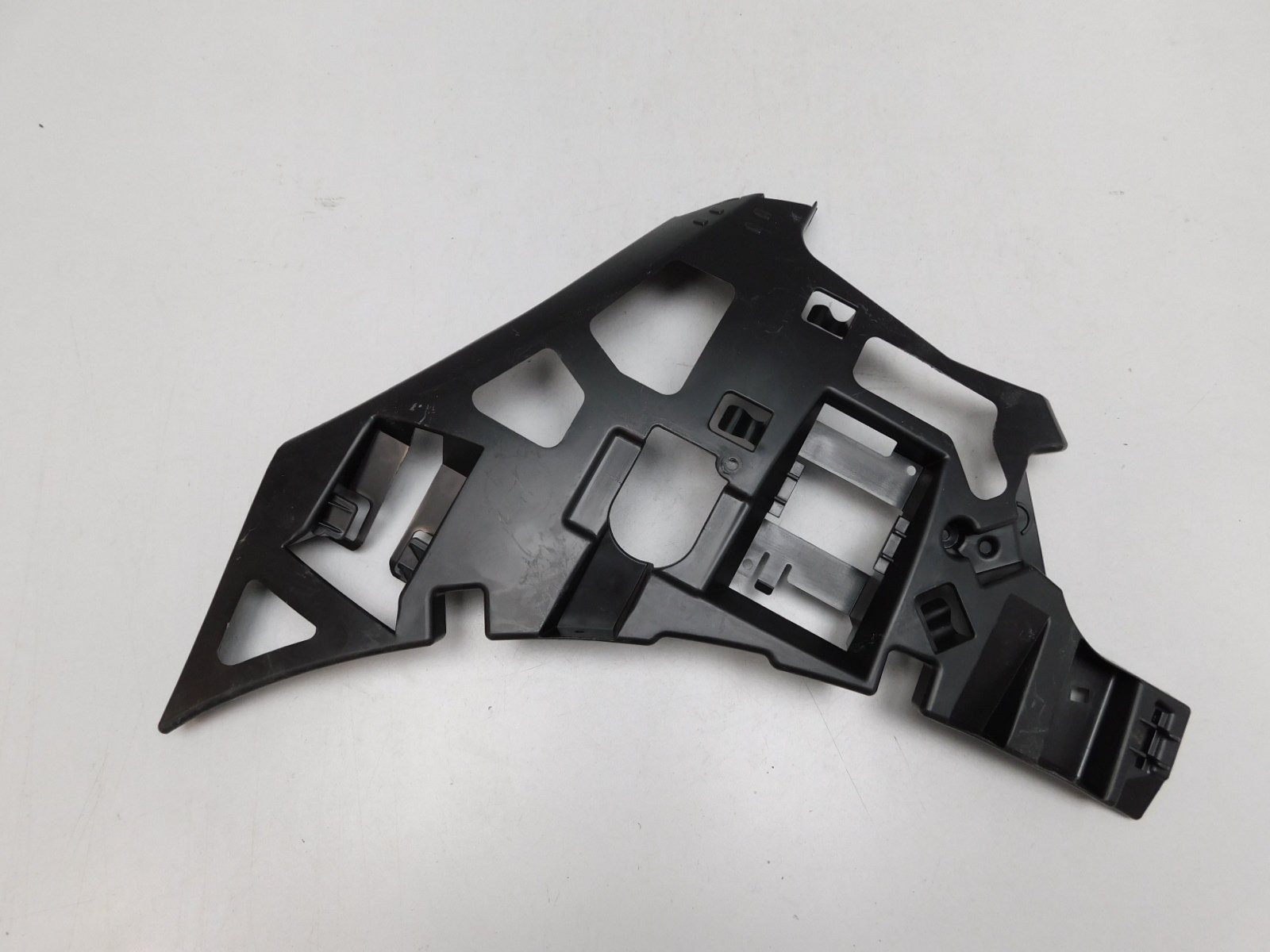 Кронштейн переднего бампера Mercedes-Benz S-Klasse W222 2013>