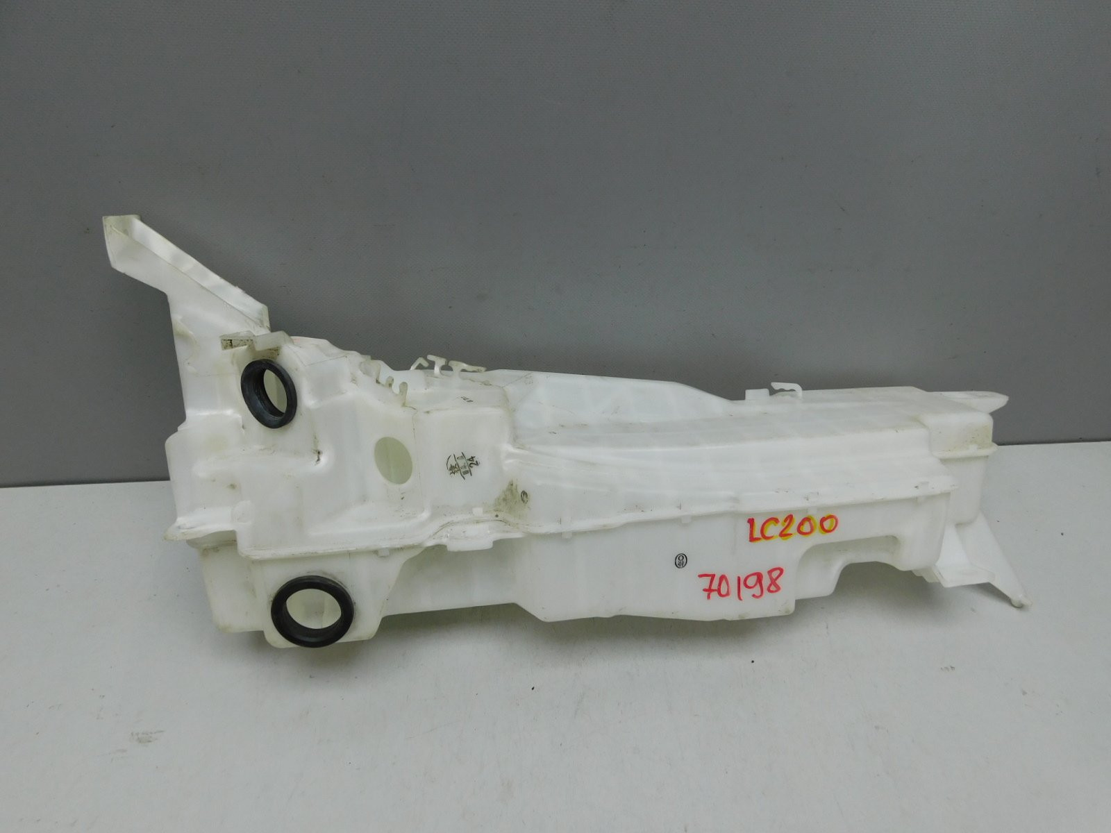 Бачок омывателя лобового стекла Toyota Land Cruiser (200) 2008>