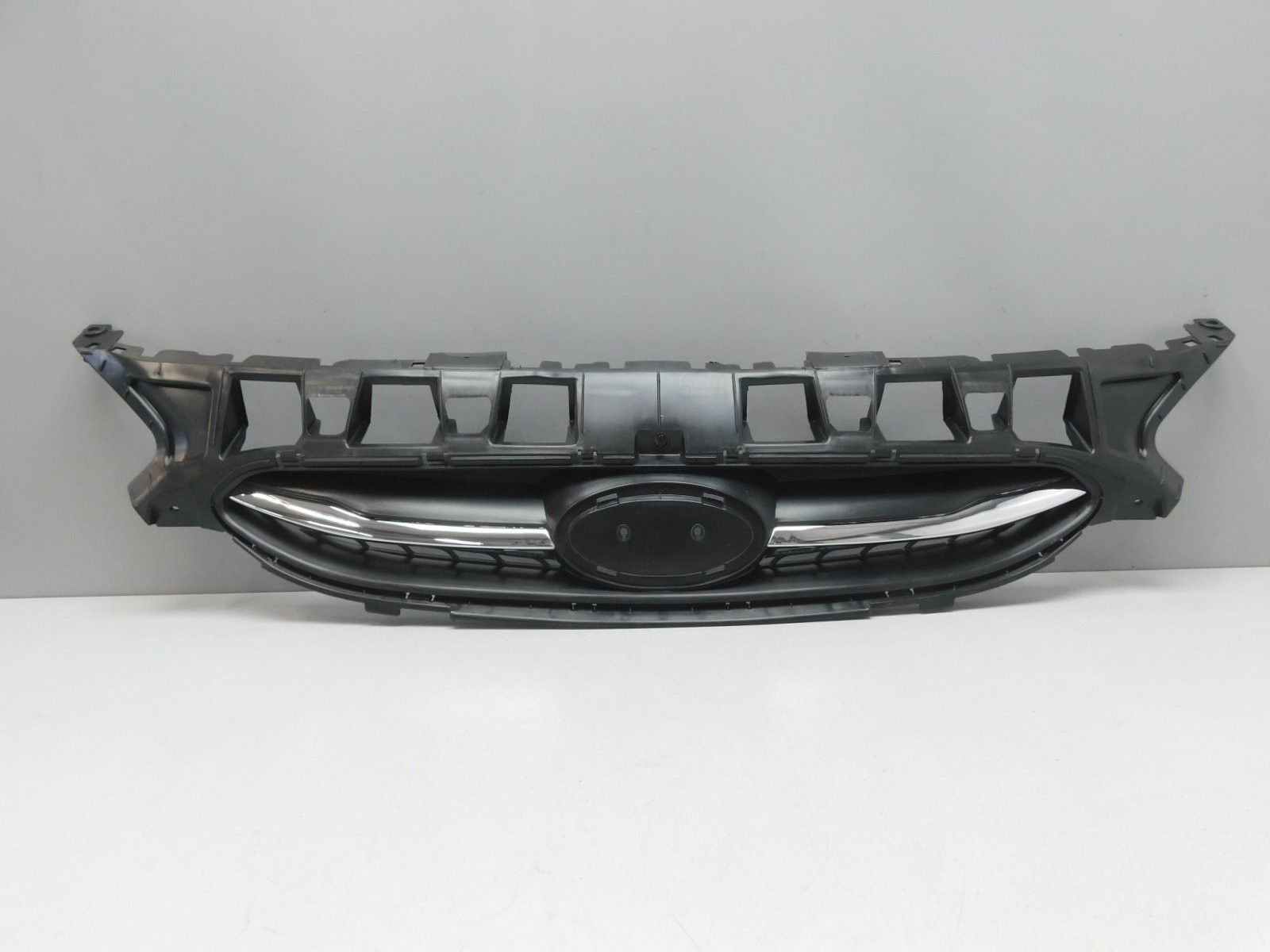 Решетка радиатора Hyundai Solaris 2010-2017