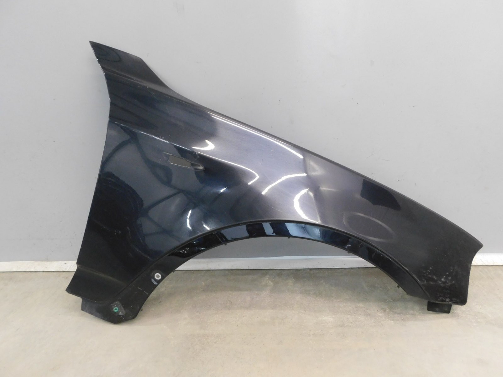 Крыло переднее правое BMW X3 E83 2003>