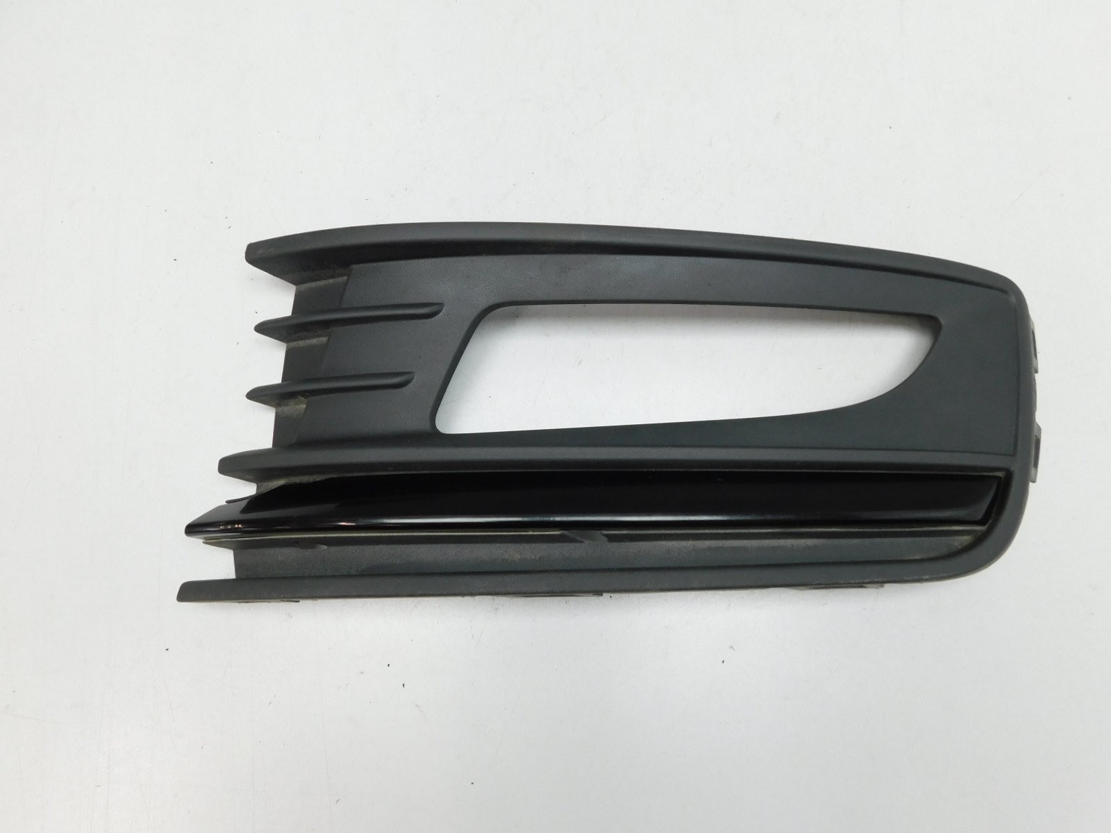 Решетка в бампер левая Volkswagen Polo Sedan 2011-2020