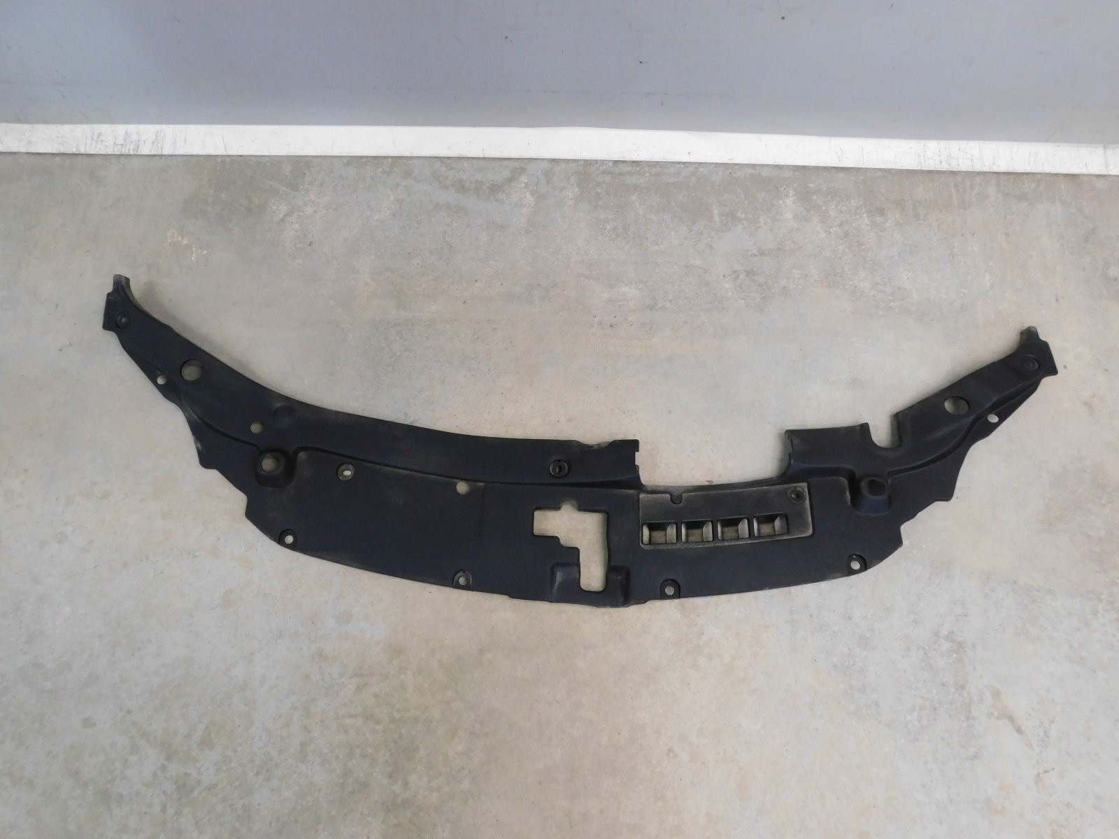 Кожух замка капота Toyota Camry V50 2011-2018