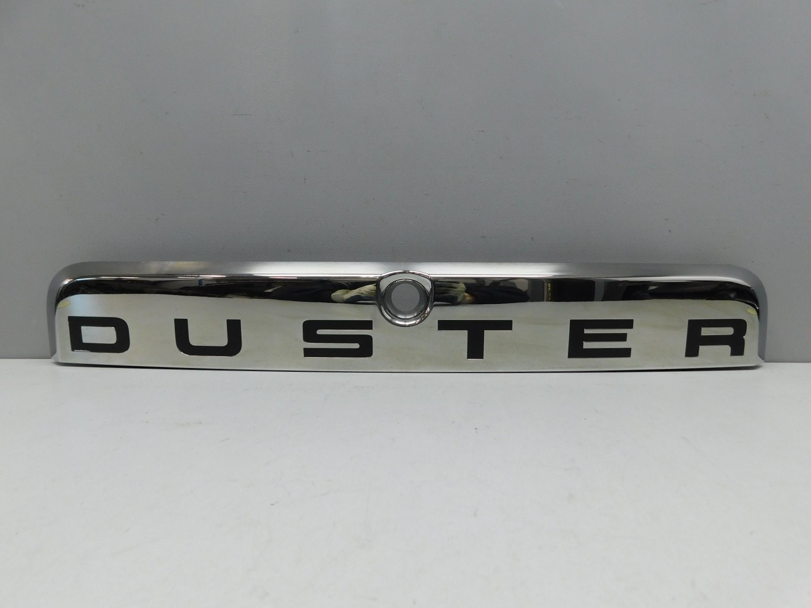 Накладка двери багажника Renault Duster 2011>