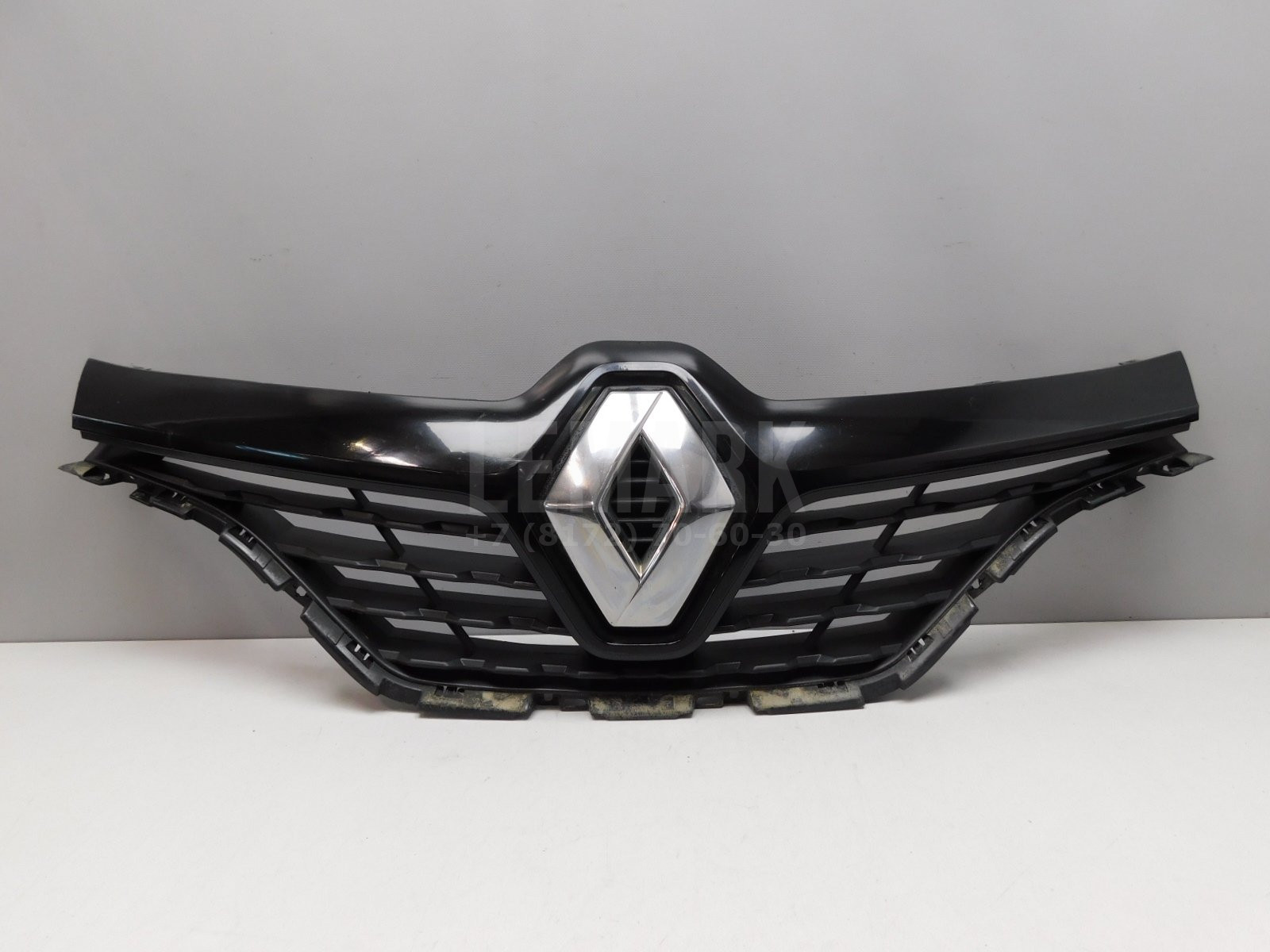 Решетка радиатора Renault Kaptur 2016> 623103985R