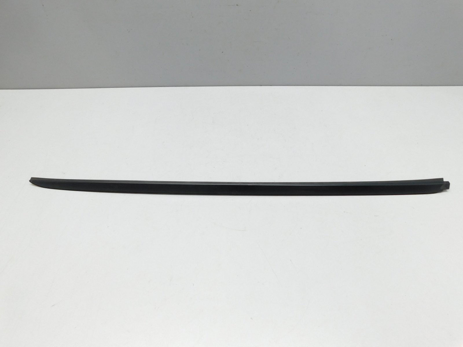 Молдинг лобового стекла Lexus NX 200 2014>