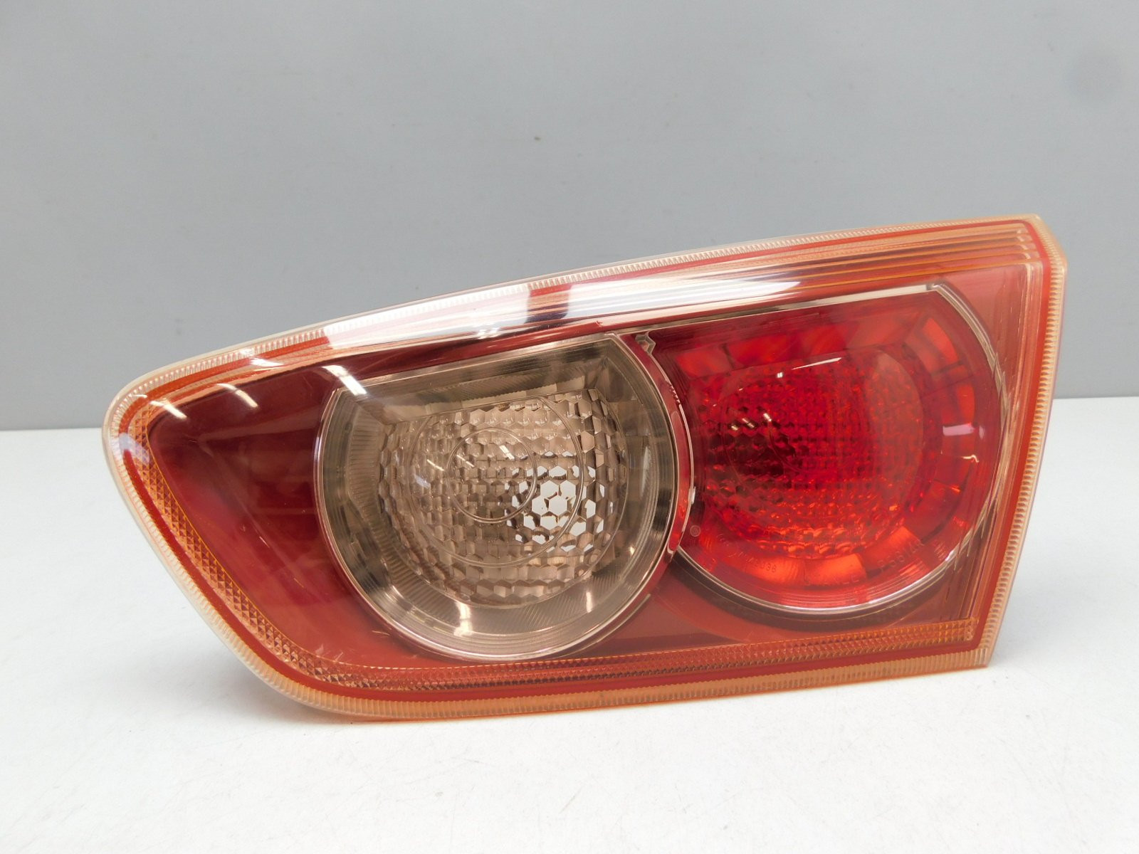 Фонарь задний внутренний правый Mitsubishi Lancer 2007>