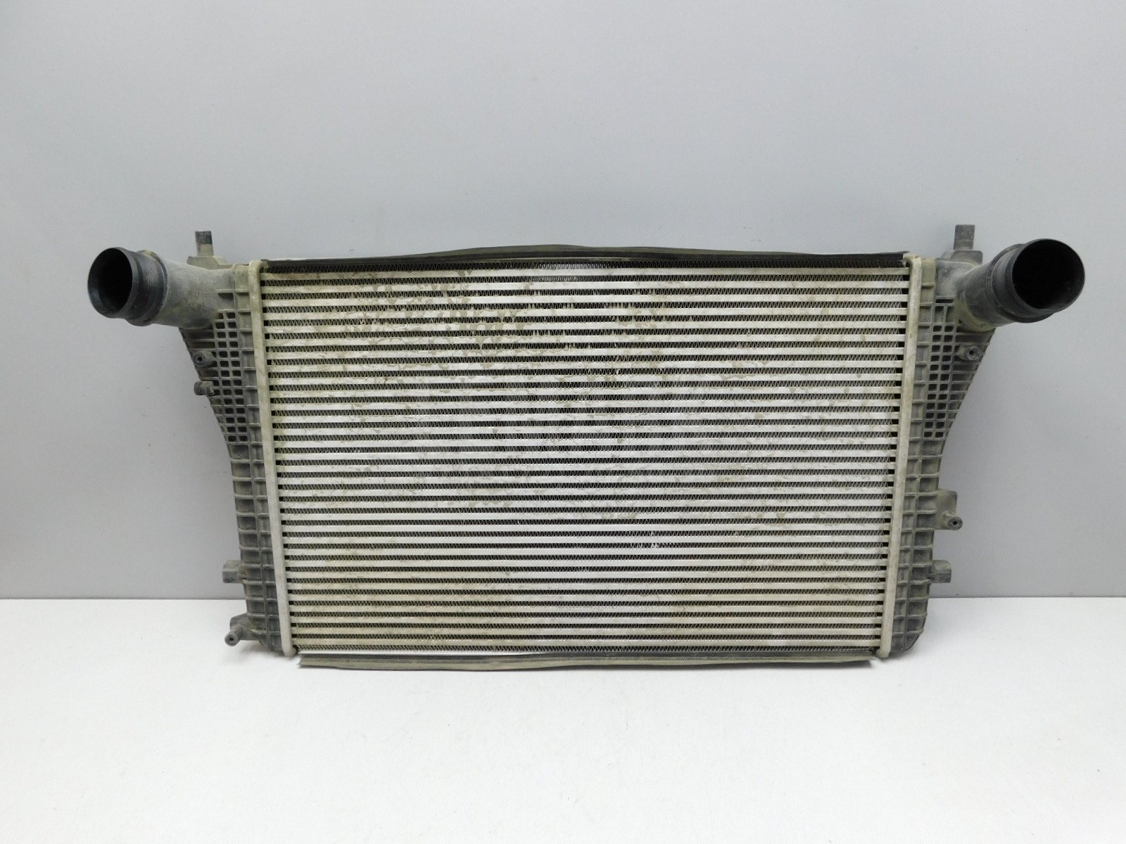 Интеркулер Volkswagen Passat B7 2011-2015 3C0145805A