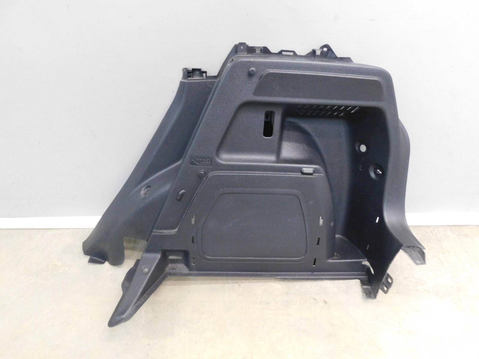 Обшивка багажника Skoda Fabia 2007-2015