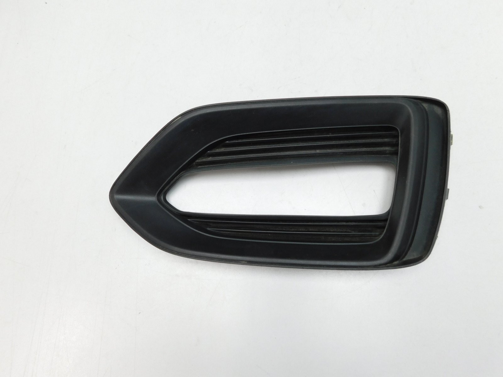 Решетка в бампер правая Hyundai Solaris 2017>