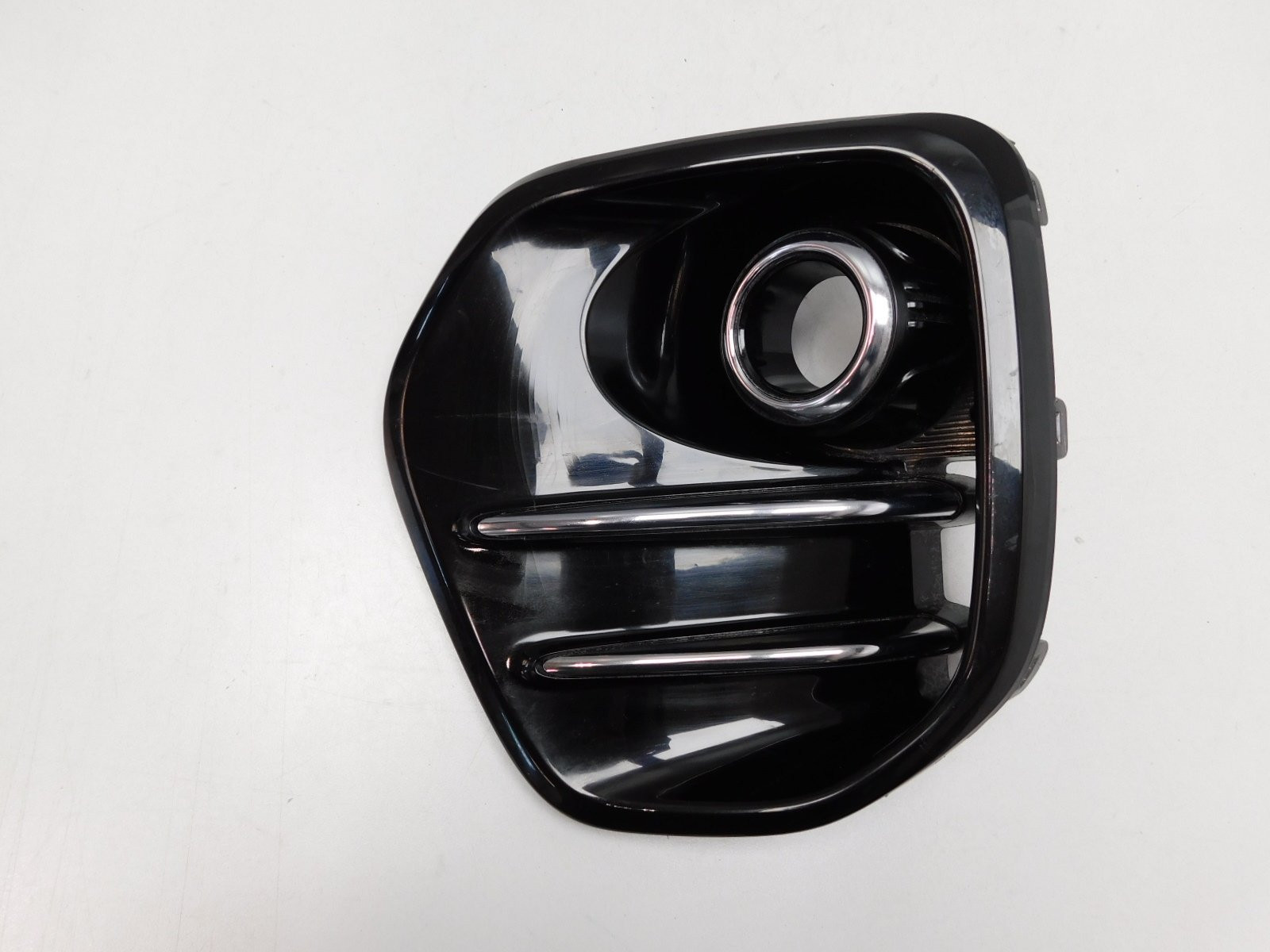 Решетка в бампер левая Kia Sportage 2015>