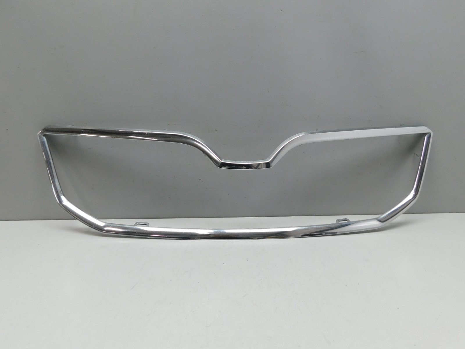 Молдинг решетки радиатора Skoda Octavia III (A7) 2013-2020