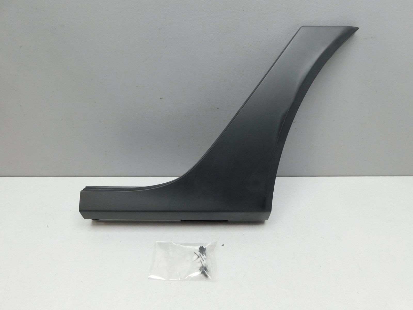 Накладка крыла заднего  левого Renault Koleos 2008>