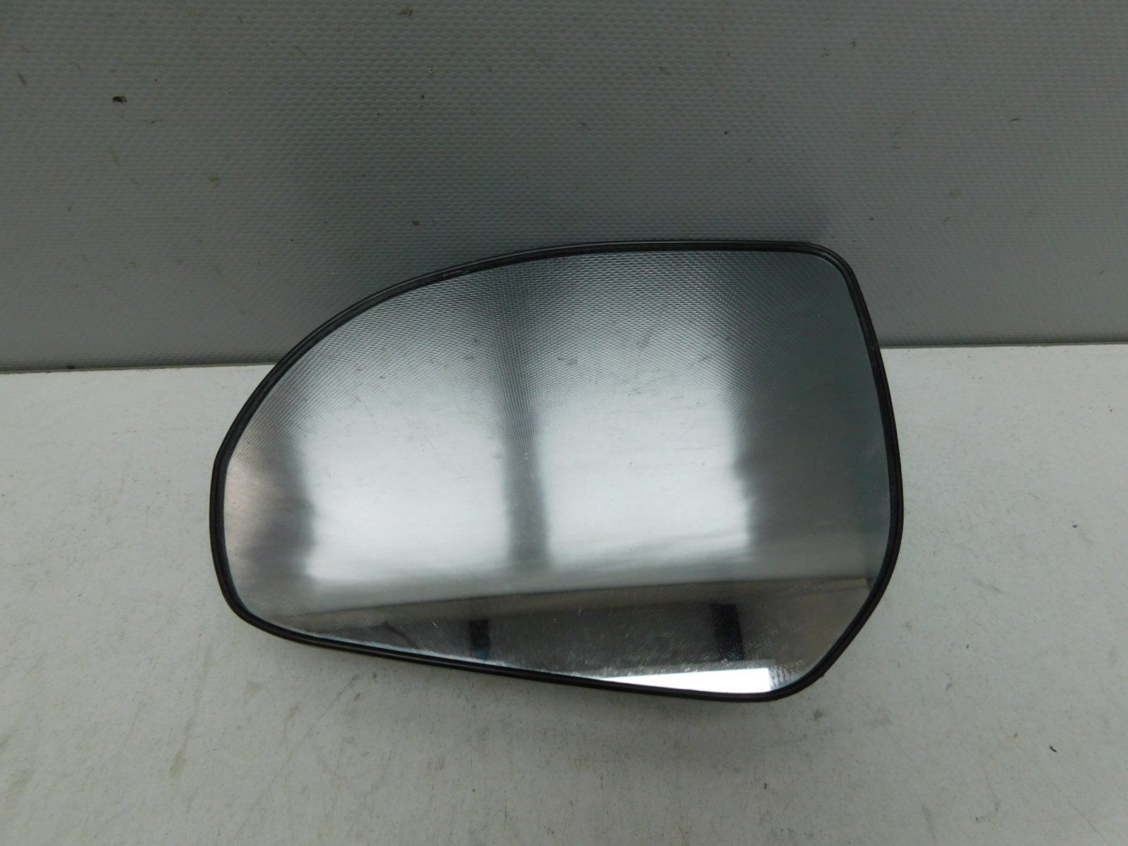Стекло зеркала левого Kia Rio 2011>
