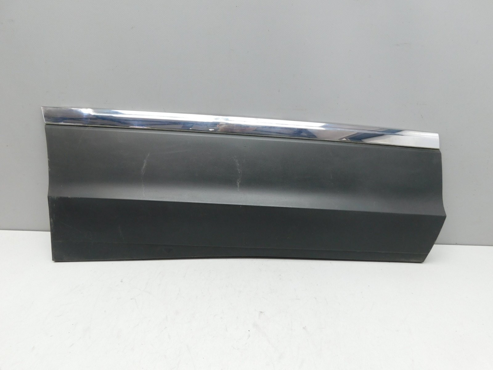 Накладка двери задней правой Volkswagen Tiguan 2017>